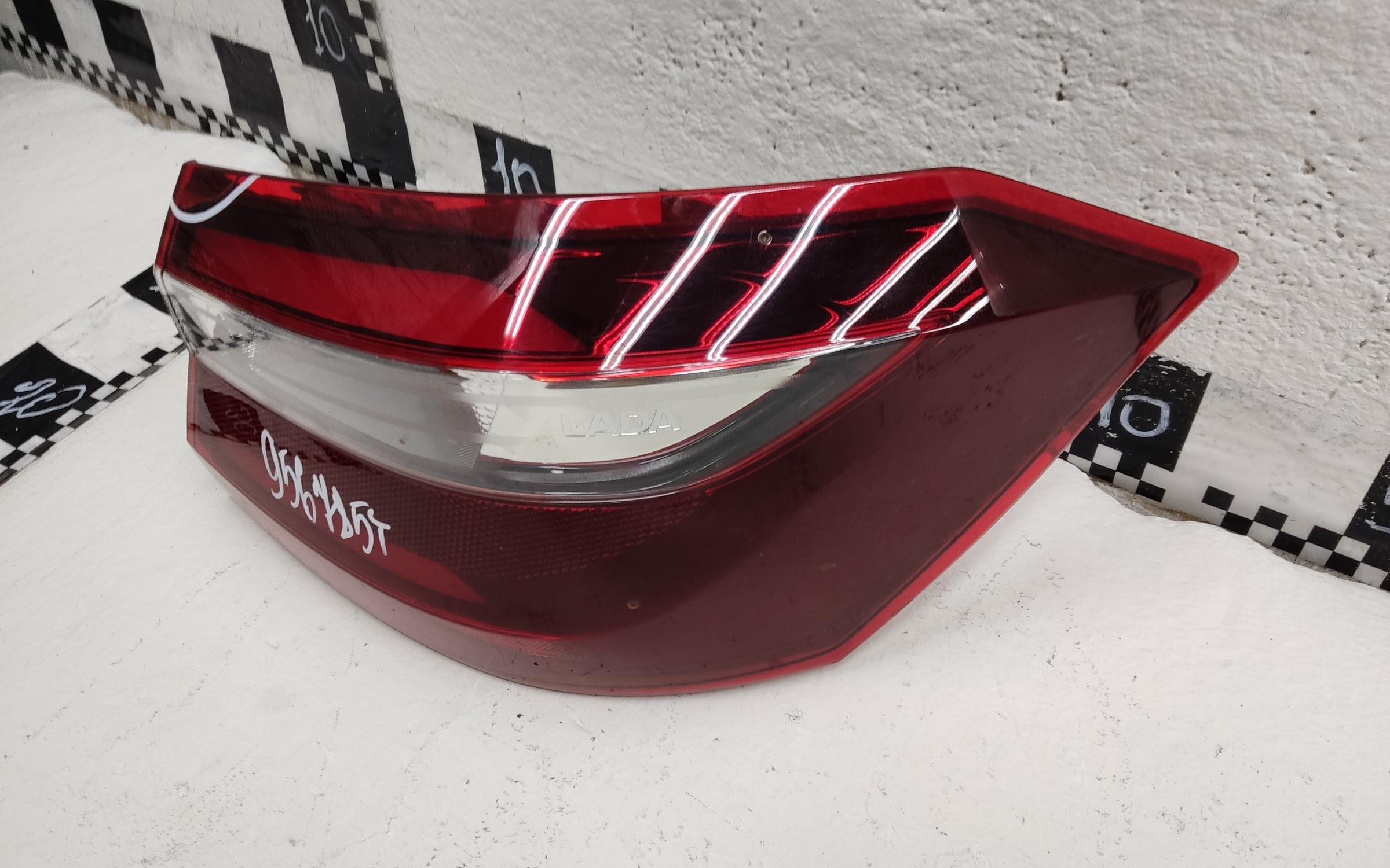 Фонарь задний правый наружный Lada Vesta Sedan Restail LED