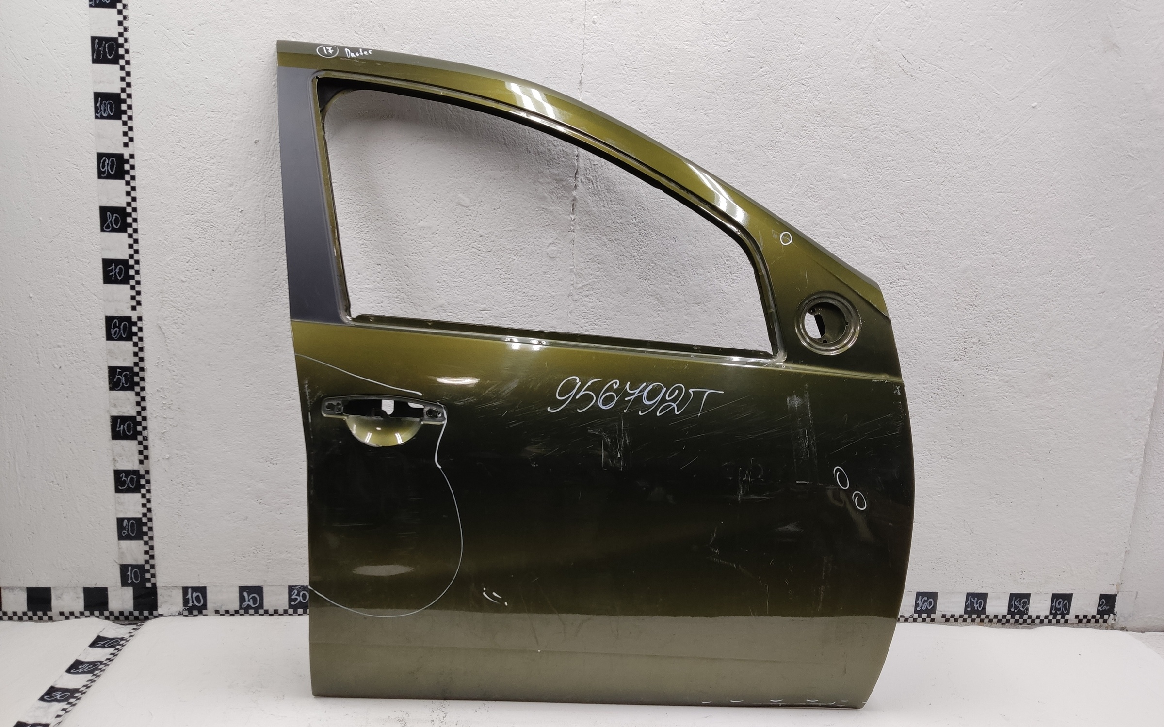Дверь передняя правая Renault Duster 1 / Sandero 1 Stepway не под замок