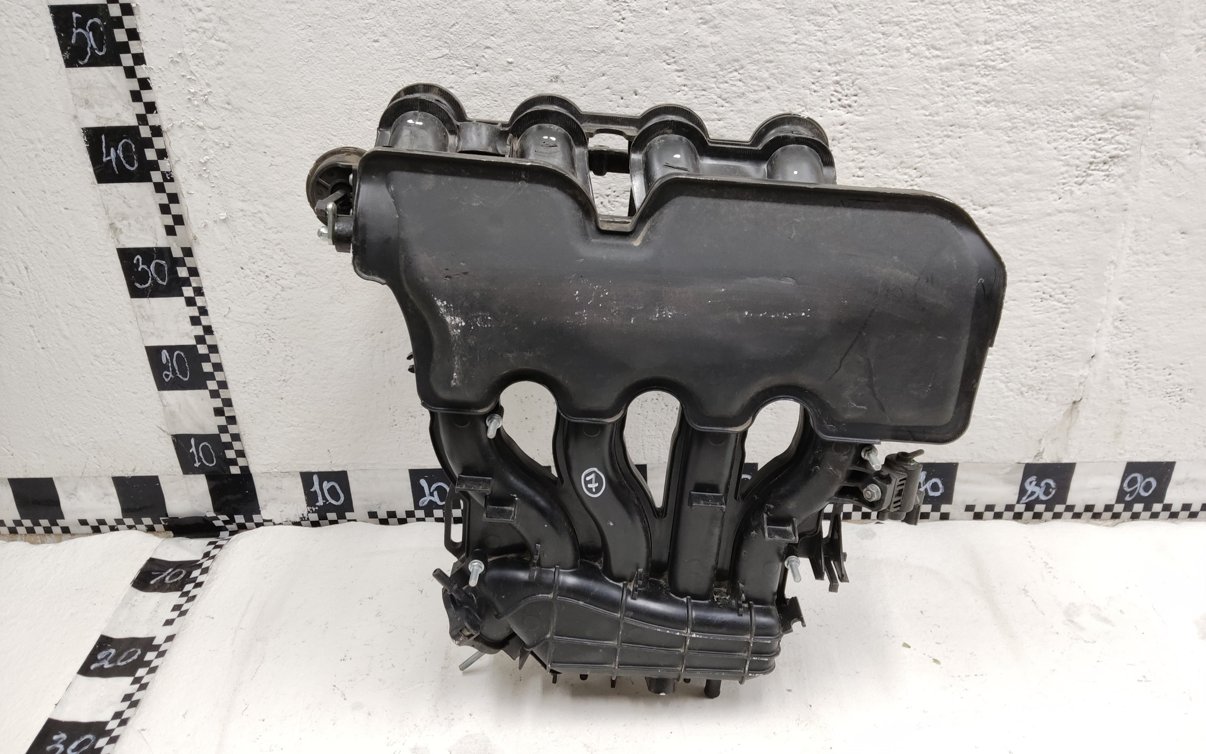 Коллектор впускной Lada Granta 1.6L