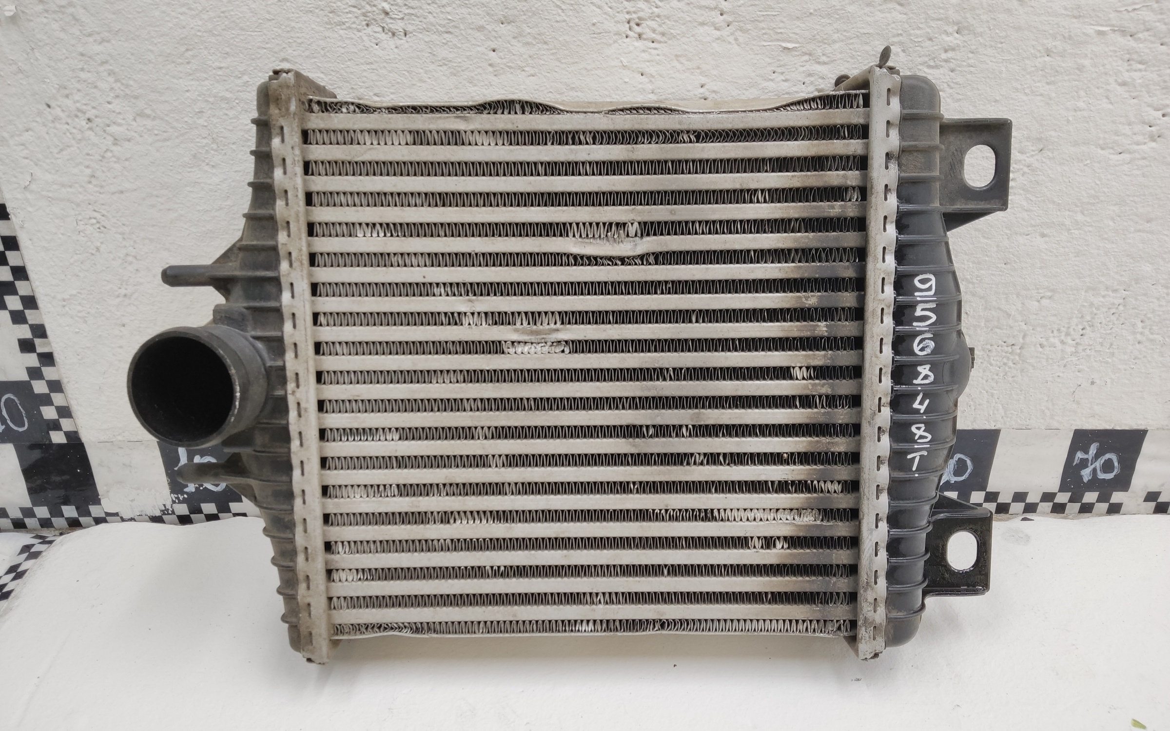 Радиатор турбины « интеркулер » Land Rover Range Rover 4  4.4L DOHC DITC V8 Diesel