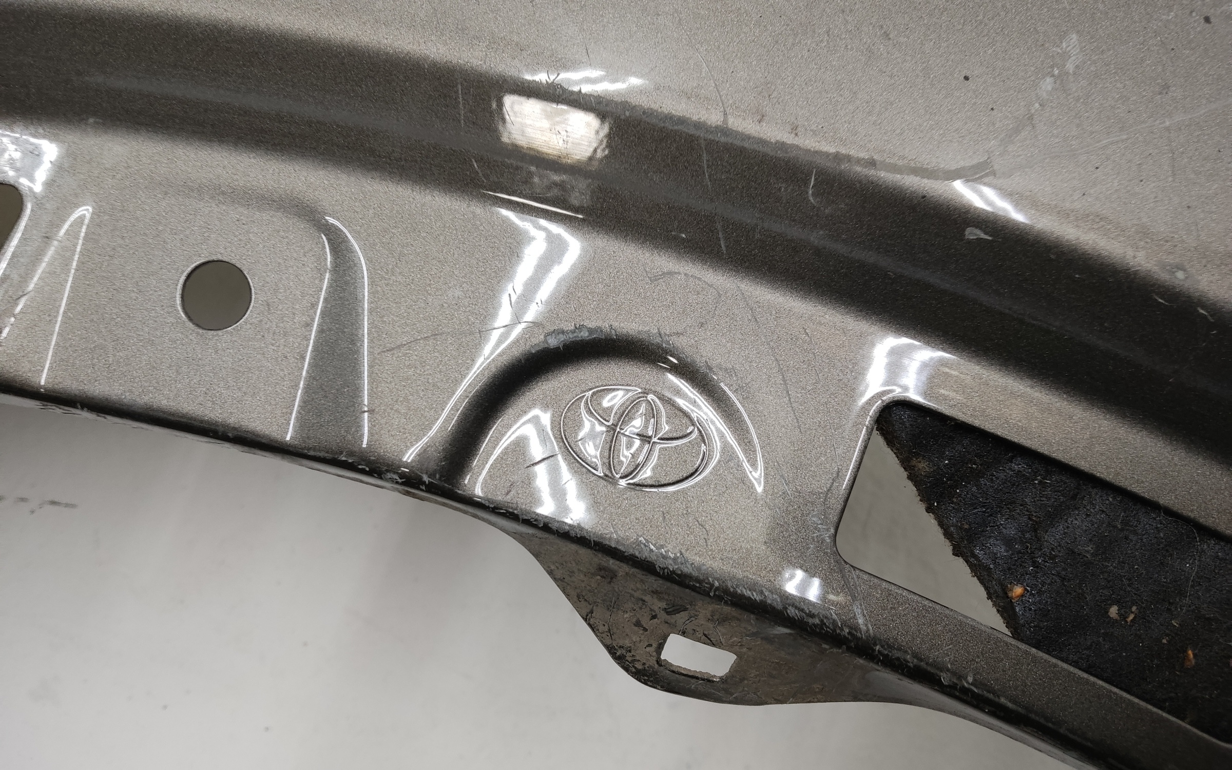 Крыло переднее левое Toyota RAV4 CA40
