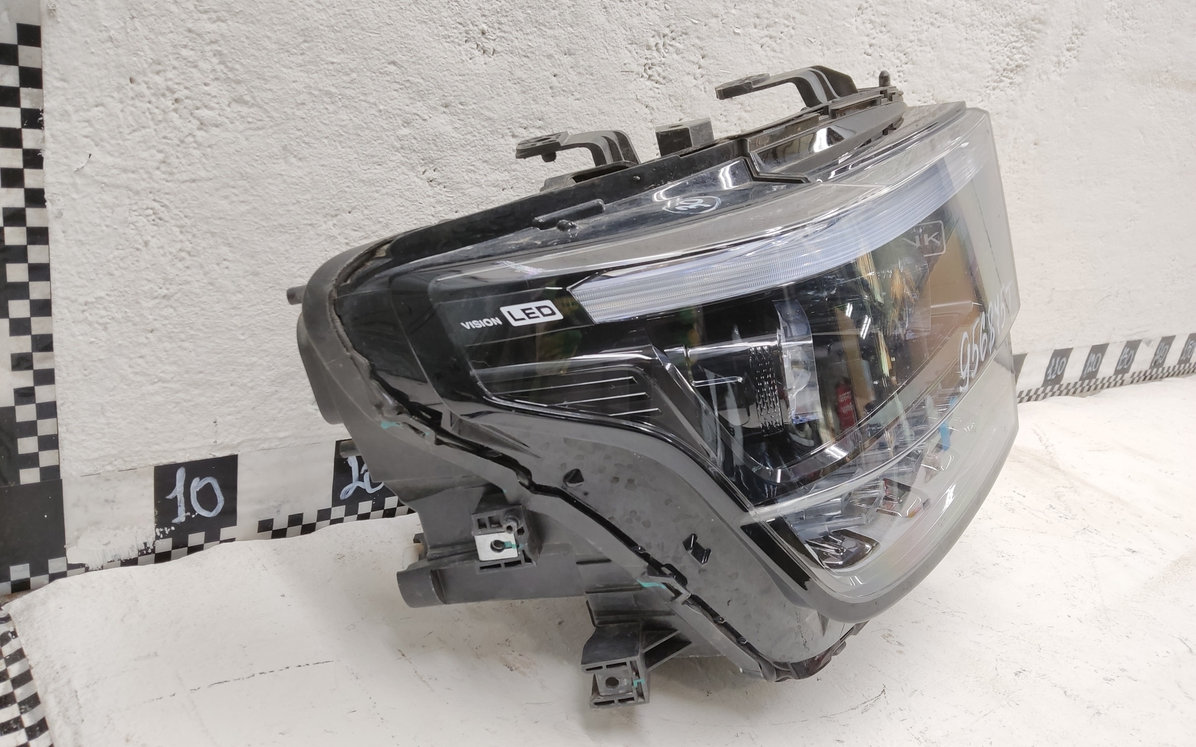 Фара передняя правая Tank 500 LED