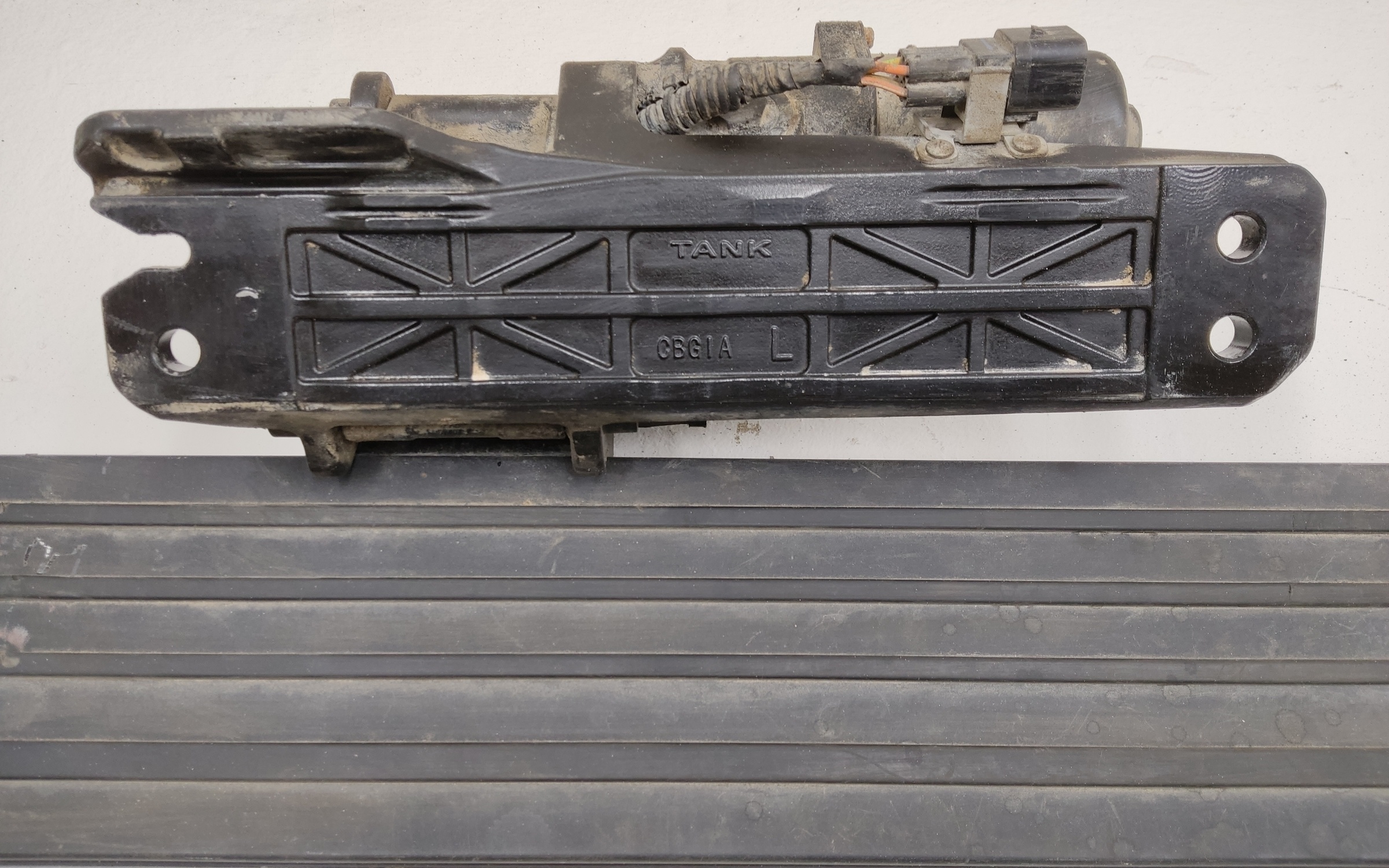 Подножка порога левая выдвижная Tank 500