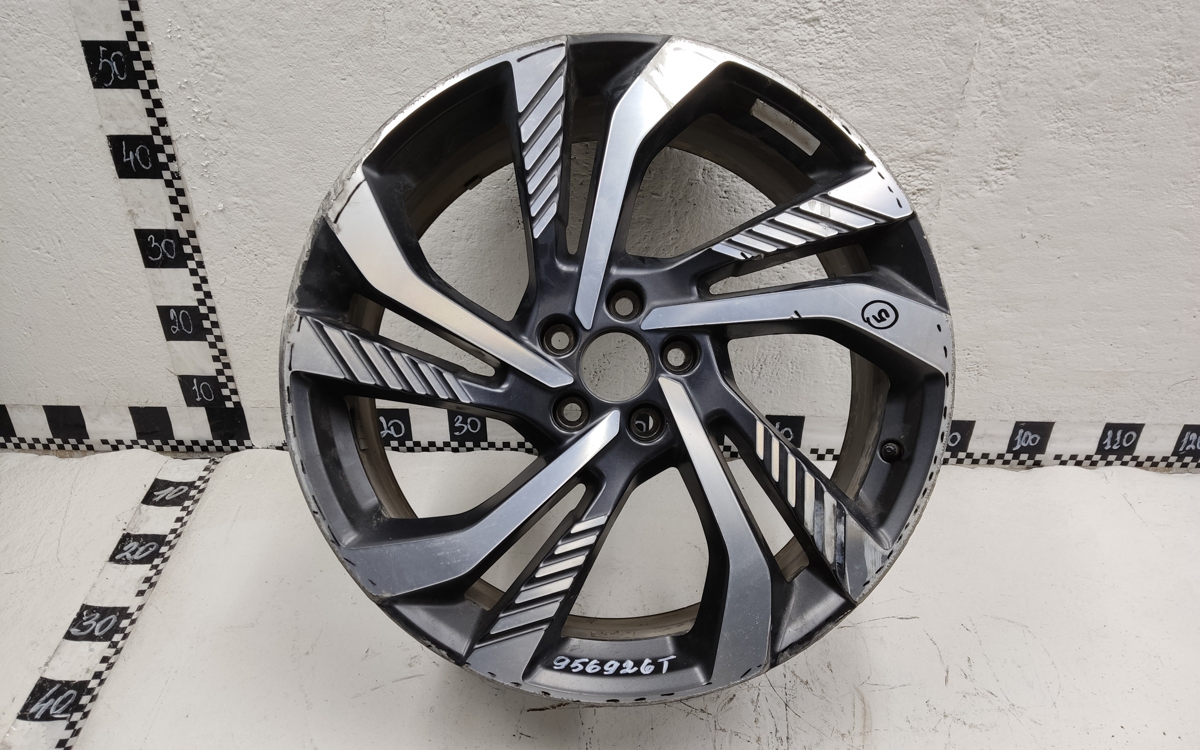 Диск колеса литой Geely Monjaro R20