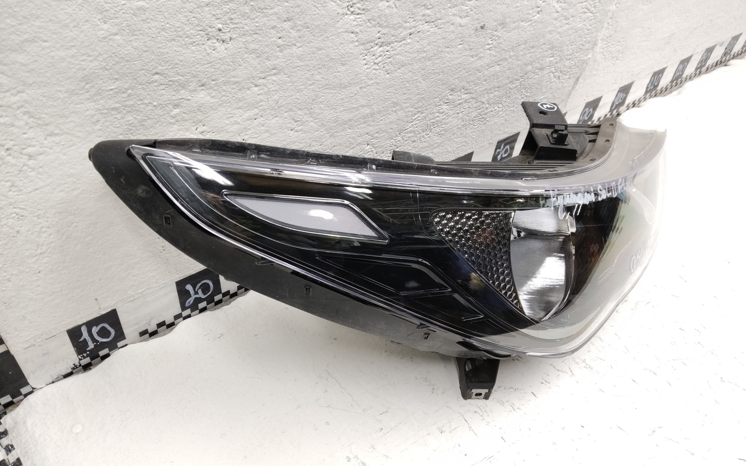 Фара передняя правая Hyundai Solaris 2 Restail галоген
