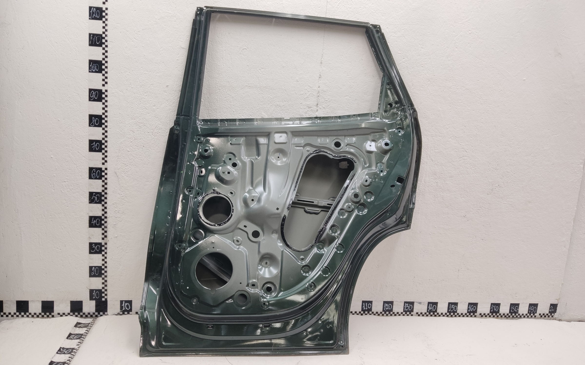 Дверь задняя правая Geely Atlas 2