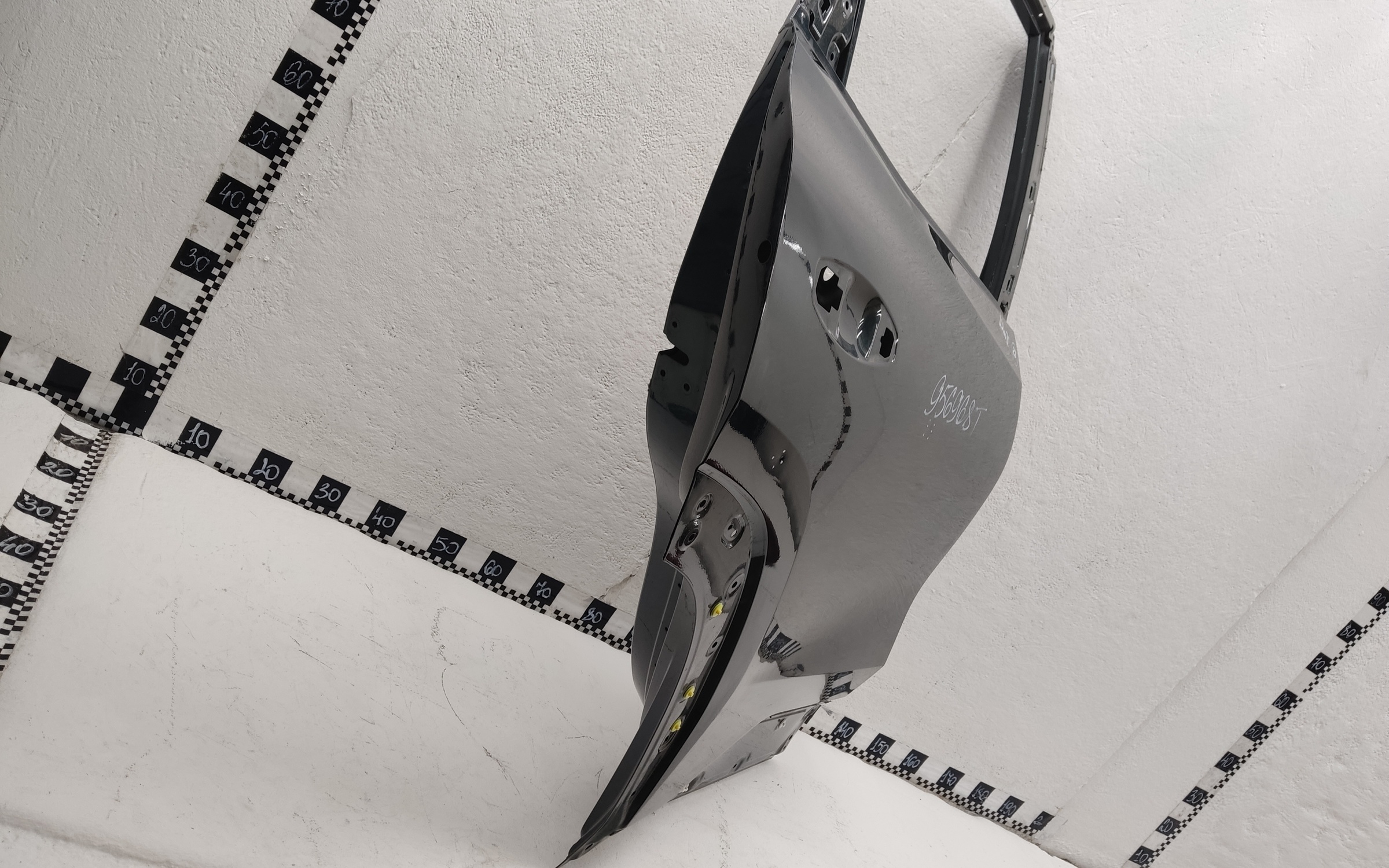 Дверь задняя правая Geely Atlas 2