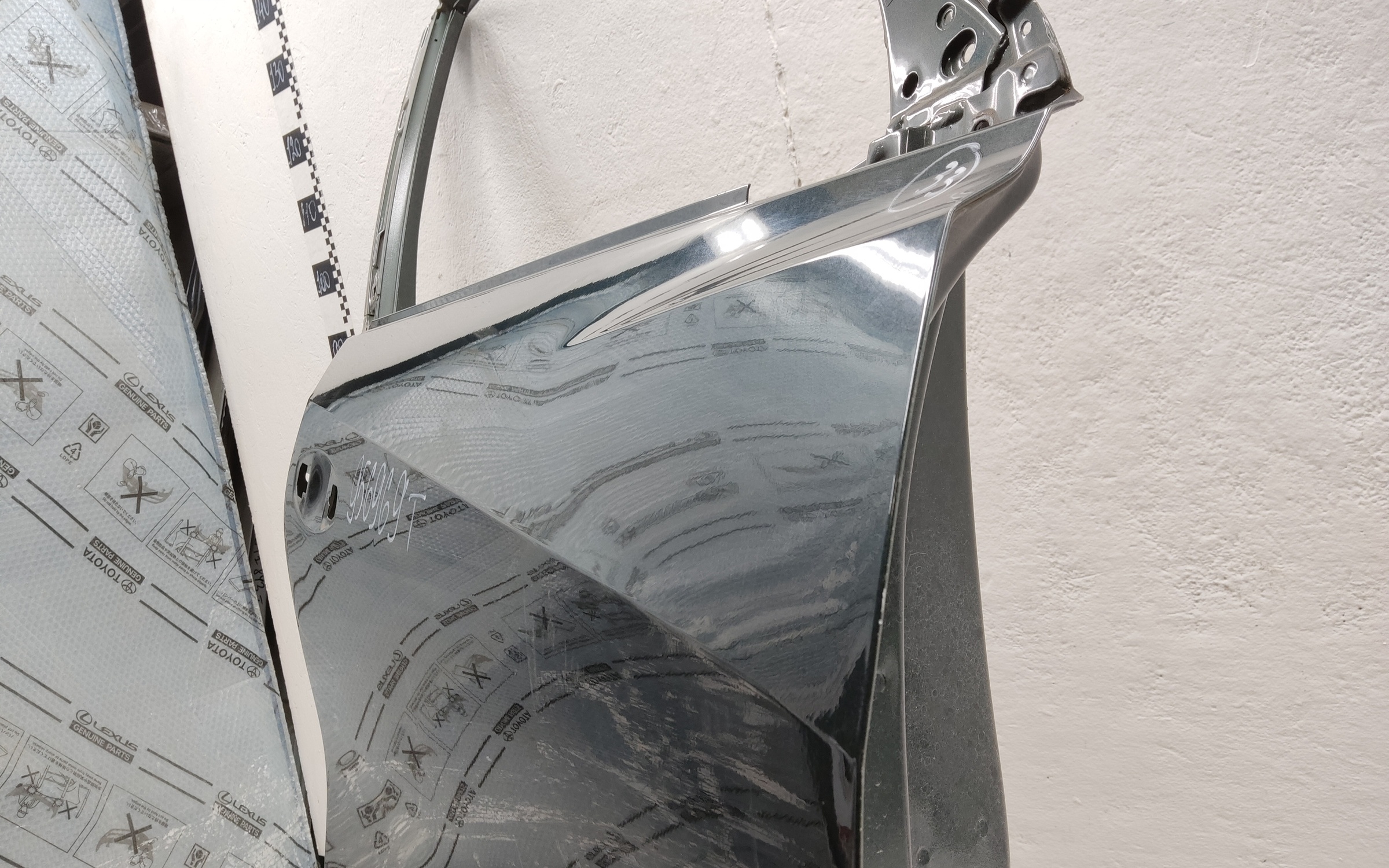 Дверь передняя правая Geely Atlas 2