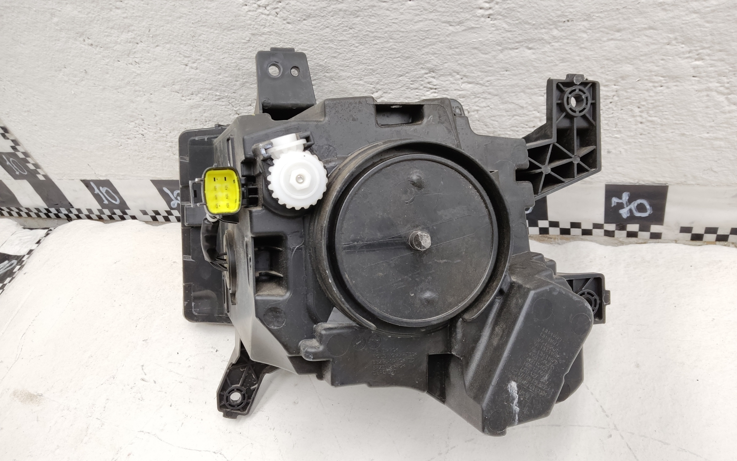 Фара передняя правая Москвич 3 галоген линза