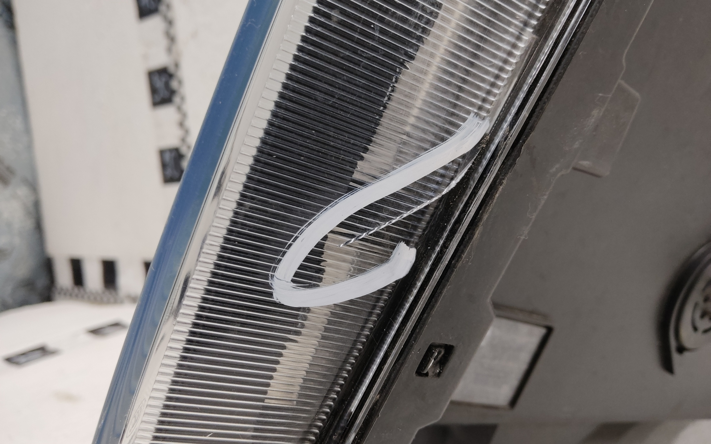 Фара передняя правая Москвич 3 галоген линза