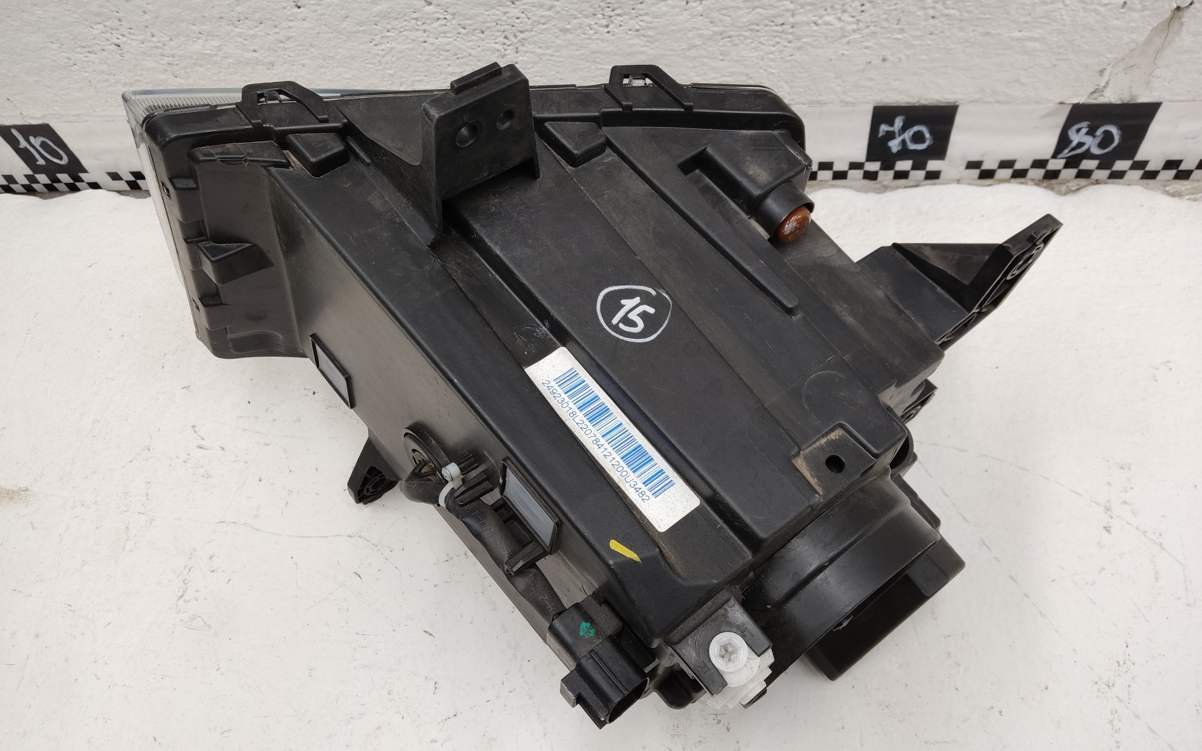 Фара передняя правая Москвич 3 галоген линза