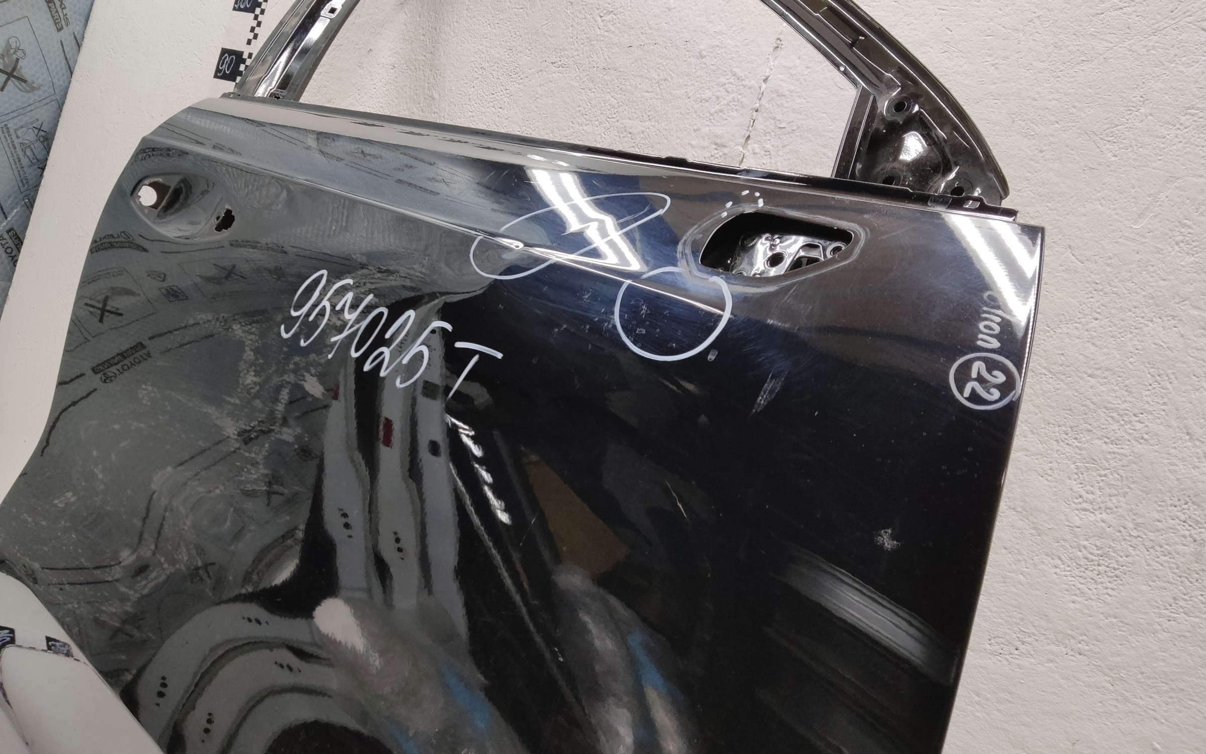 Дверь передняя правая Haval Jolion без молдинга