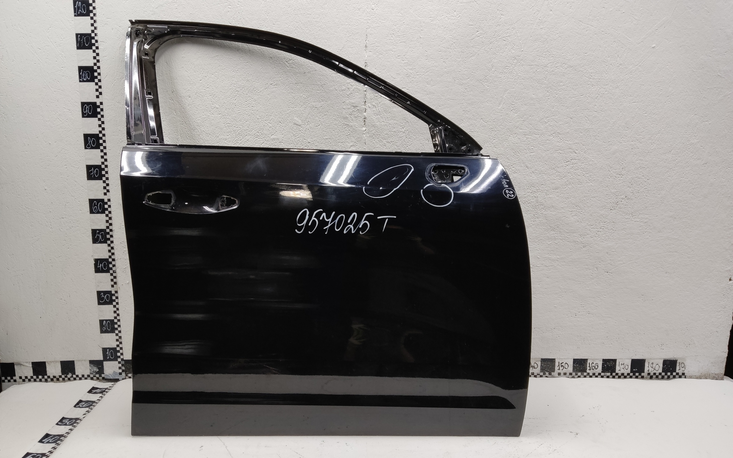 Дверь передняя правая Haval Jolion без молдинга