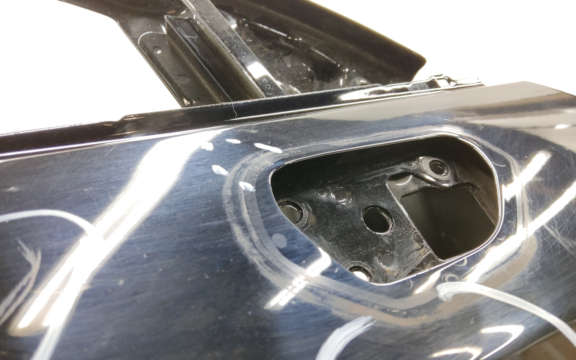 Дверь передняя правая Haval Jolion без молдинга