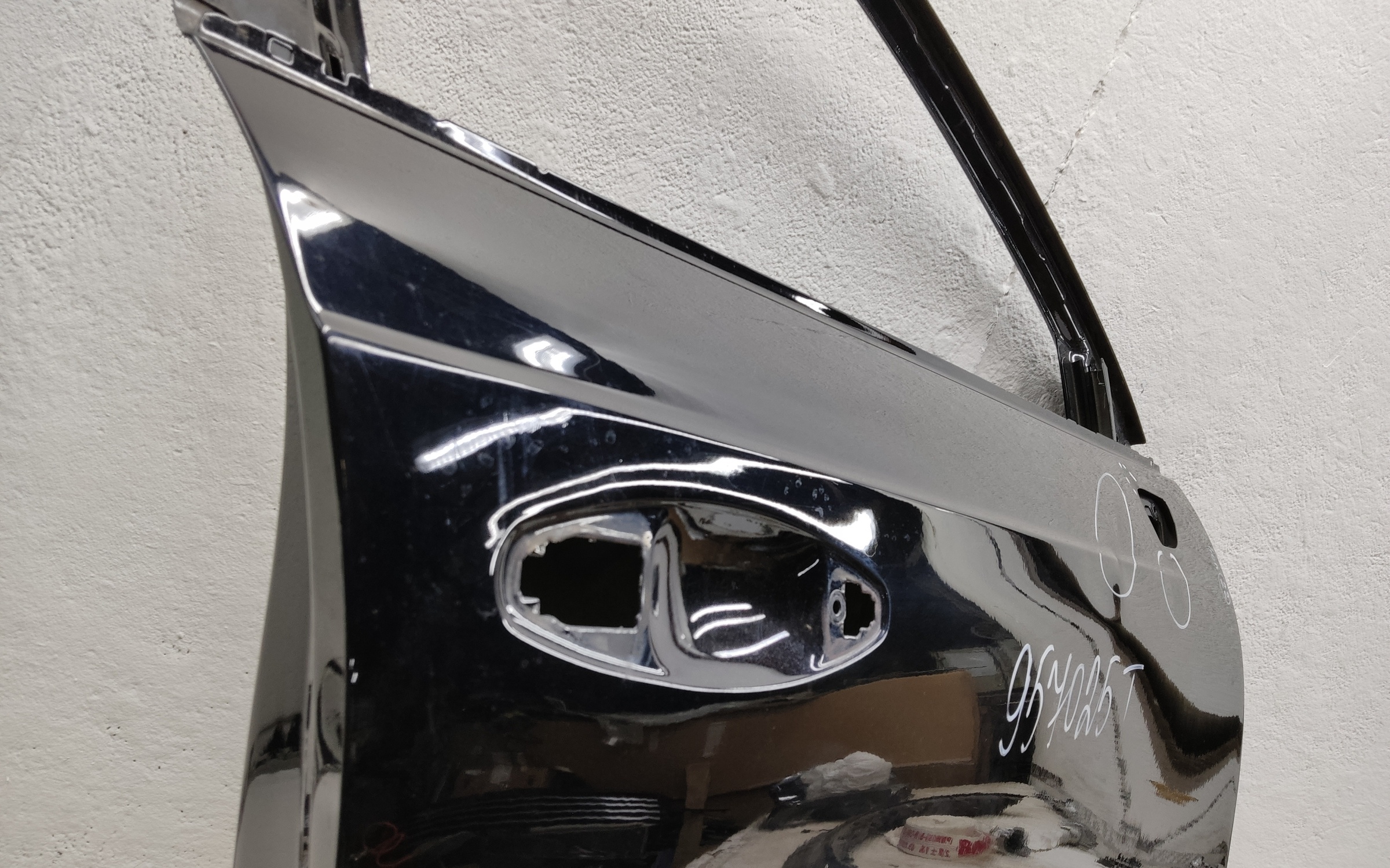 Дверь передняя правая Haval Jolion без молдинга