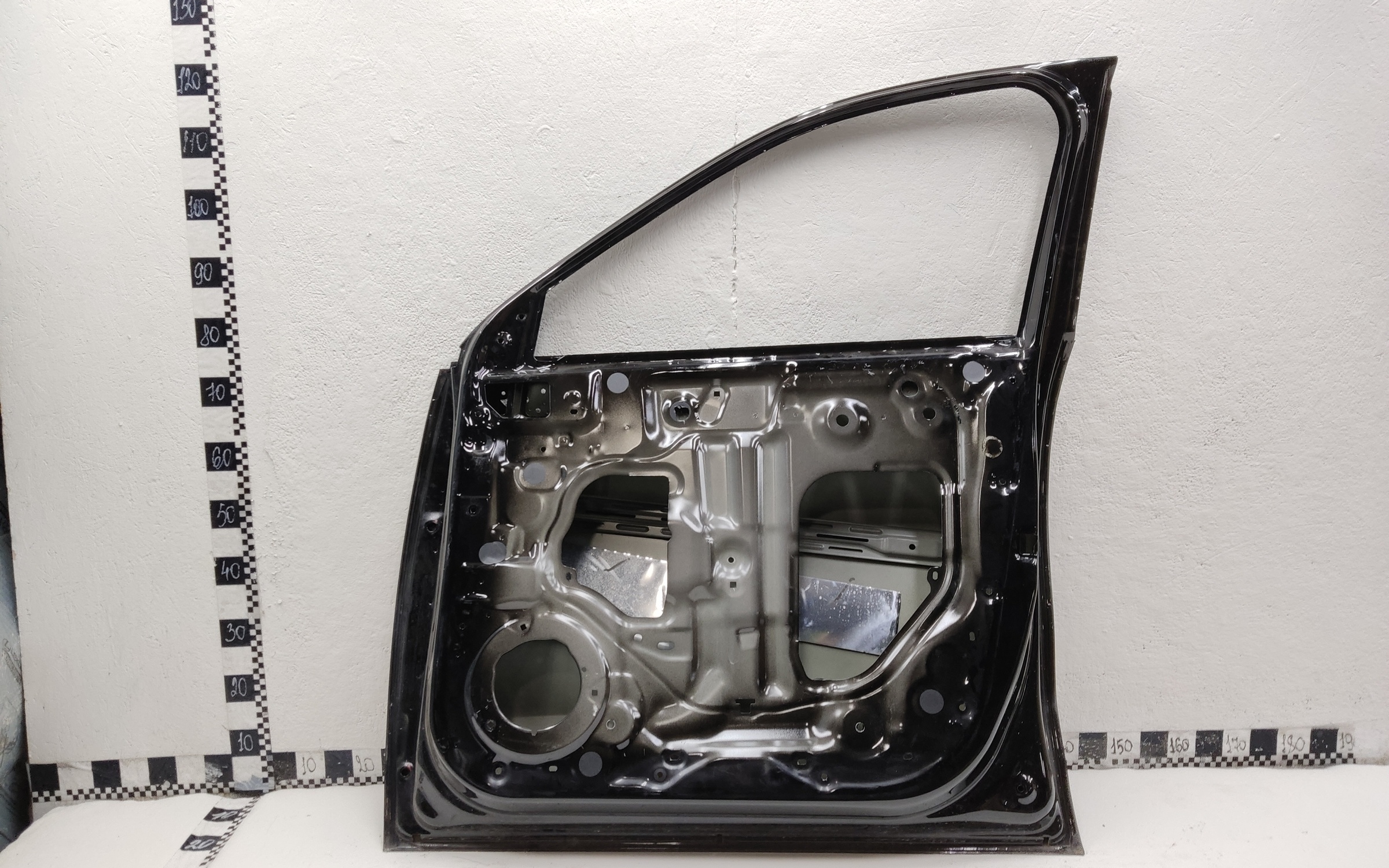 Дверь передняя правая Haval Jolion без молдинга