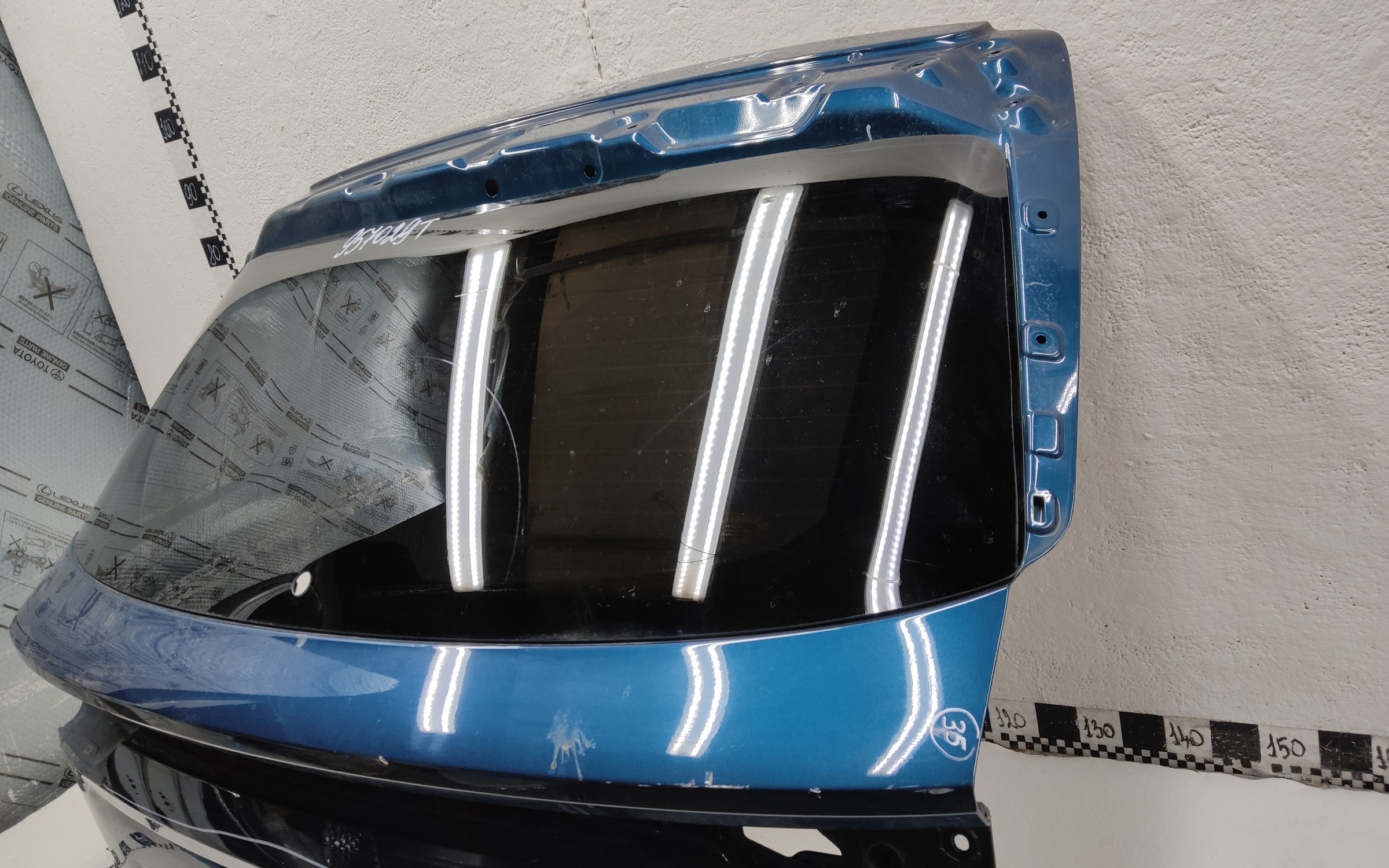 Крышка багажника Geely Monjaro