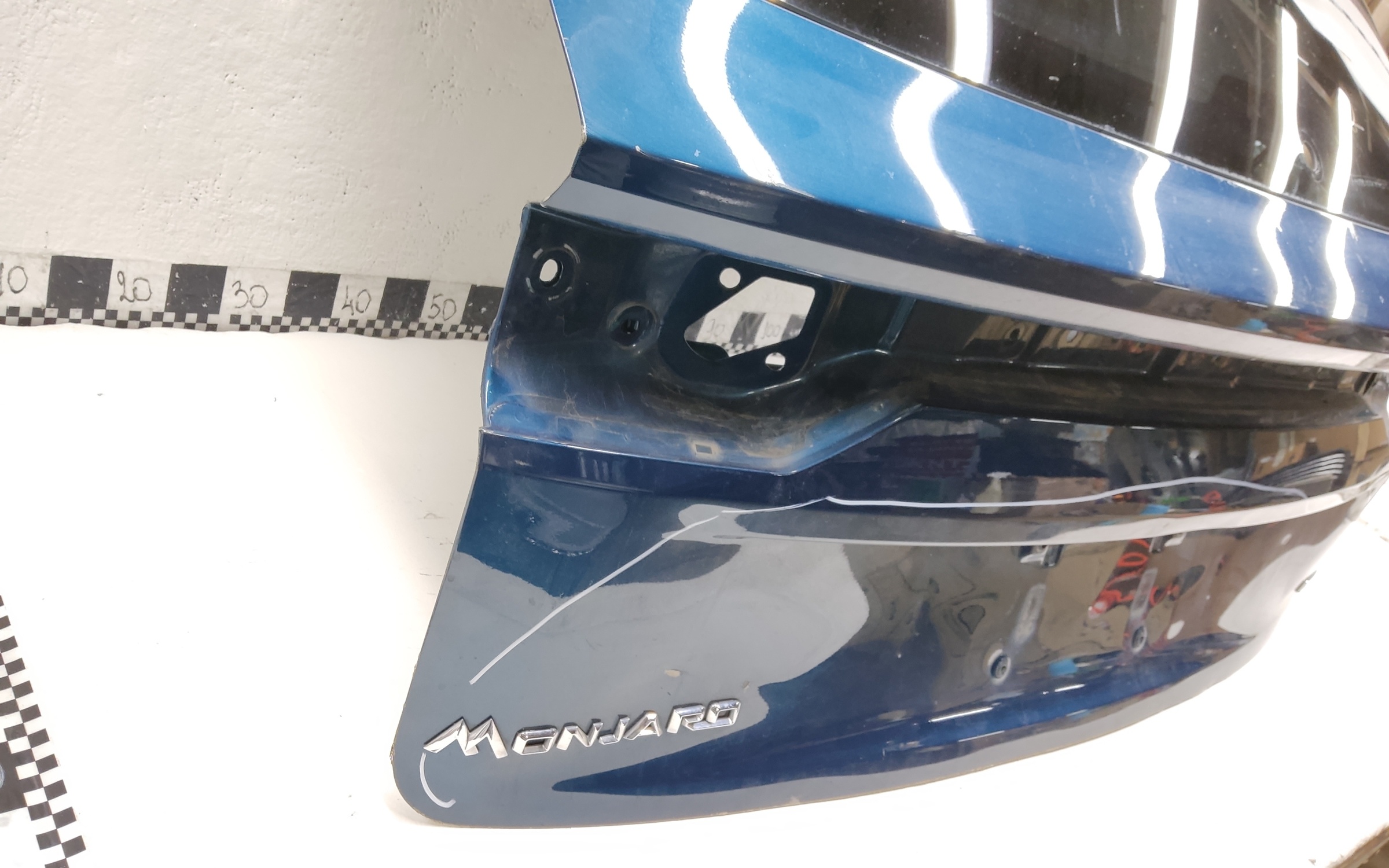 Крышка багажника Geely Monjaro
