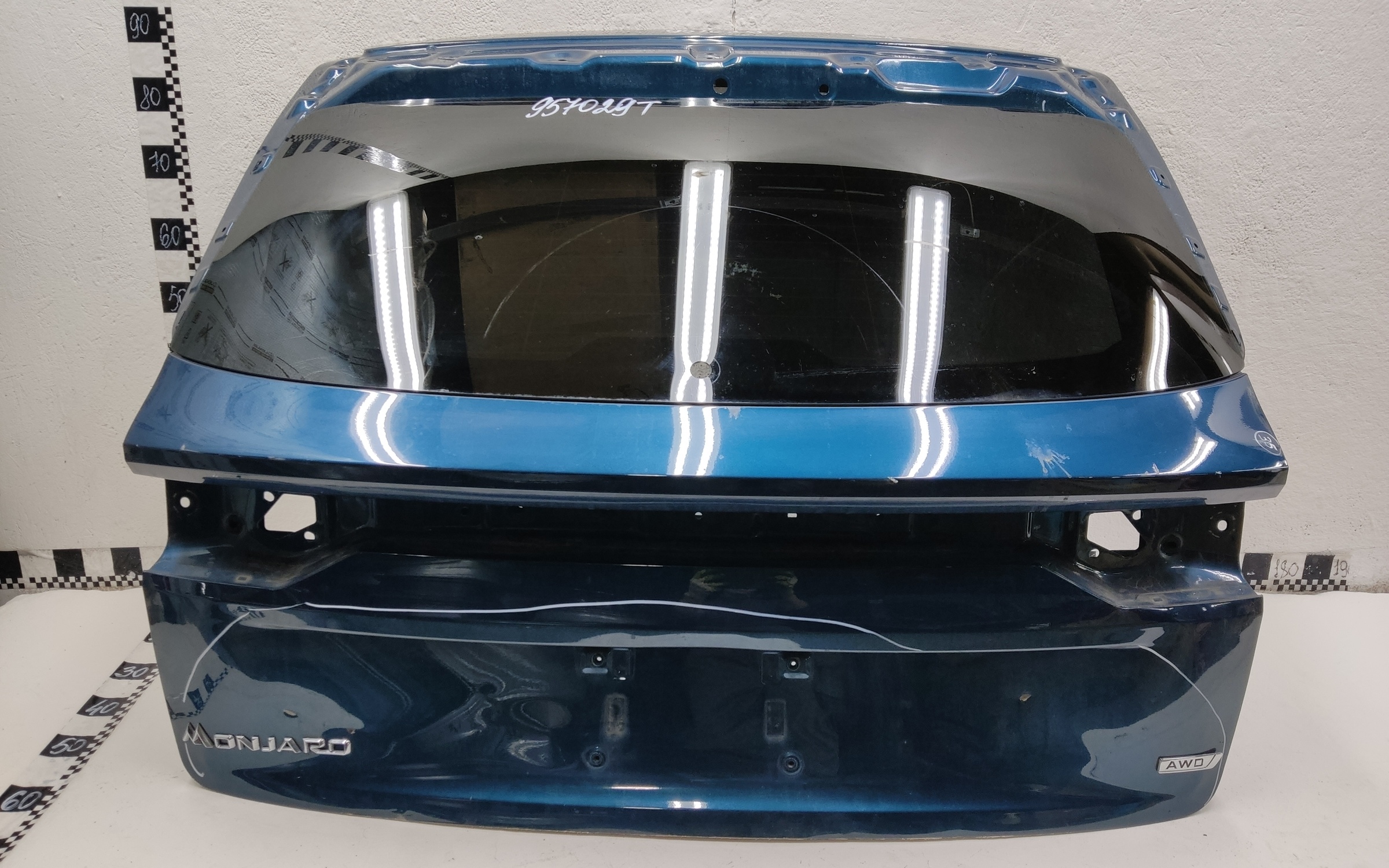 Крышка багажника Geely Monjaro
