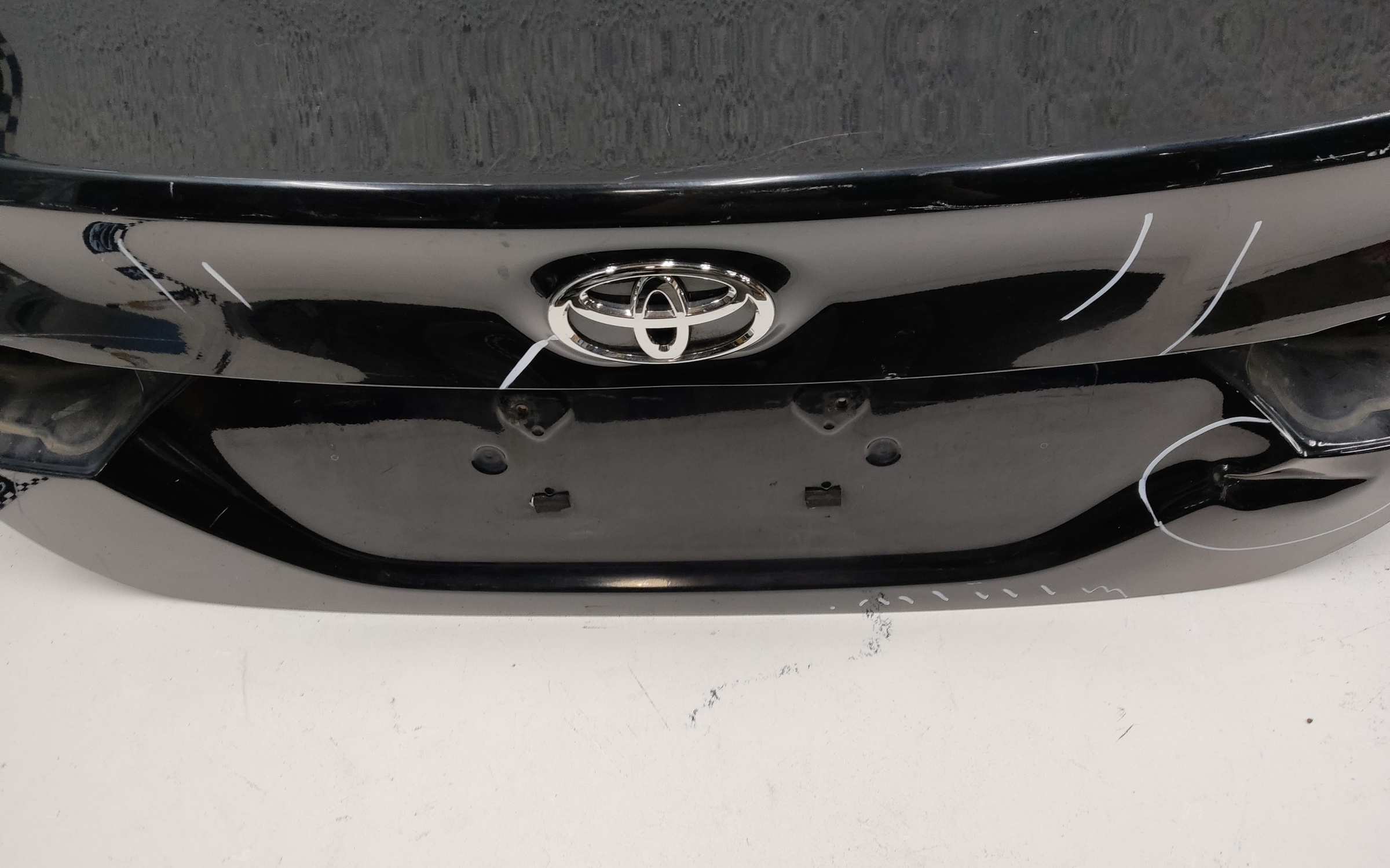 Крышка багажника Toyota Camry V70