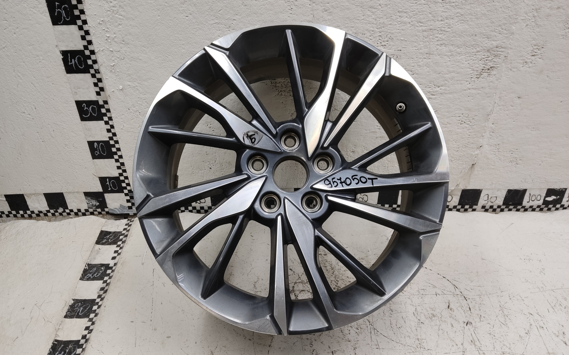 Диск колеса литой Geely Coolray R18