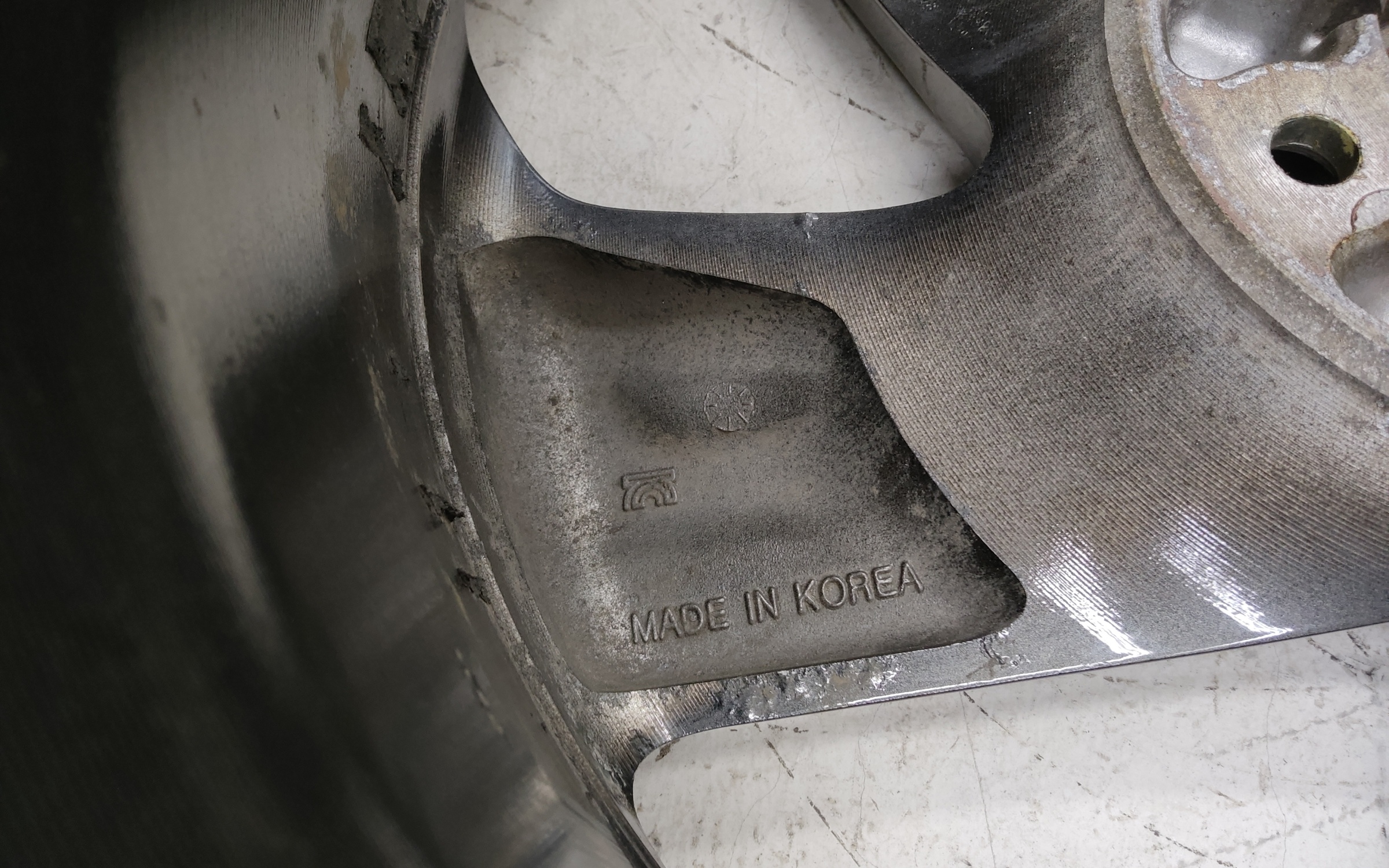 Диск колеса литой Hyundai Santa Fe 4 Restail R18