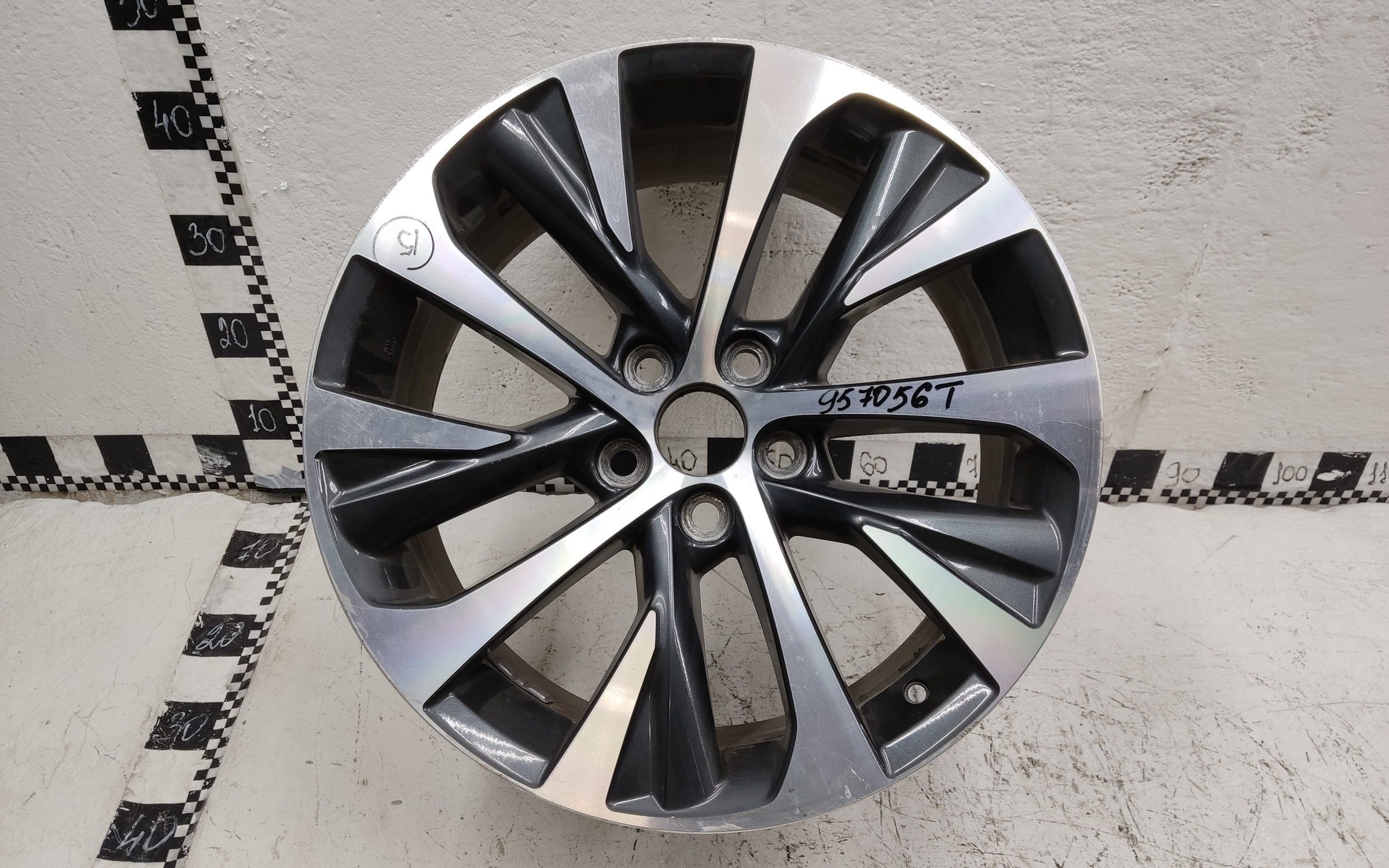 Диск колеса литой Lexus RX 4 Restail R18