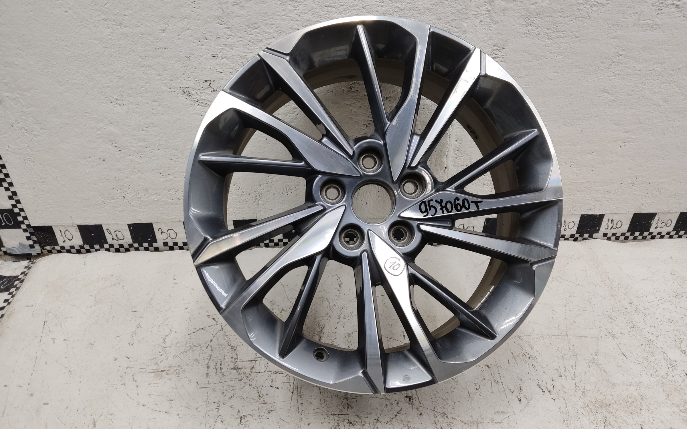 Диск колеса литой Geely Coolray R18