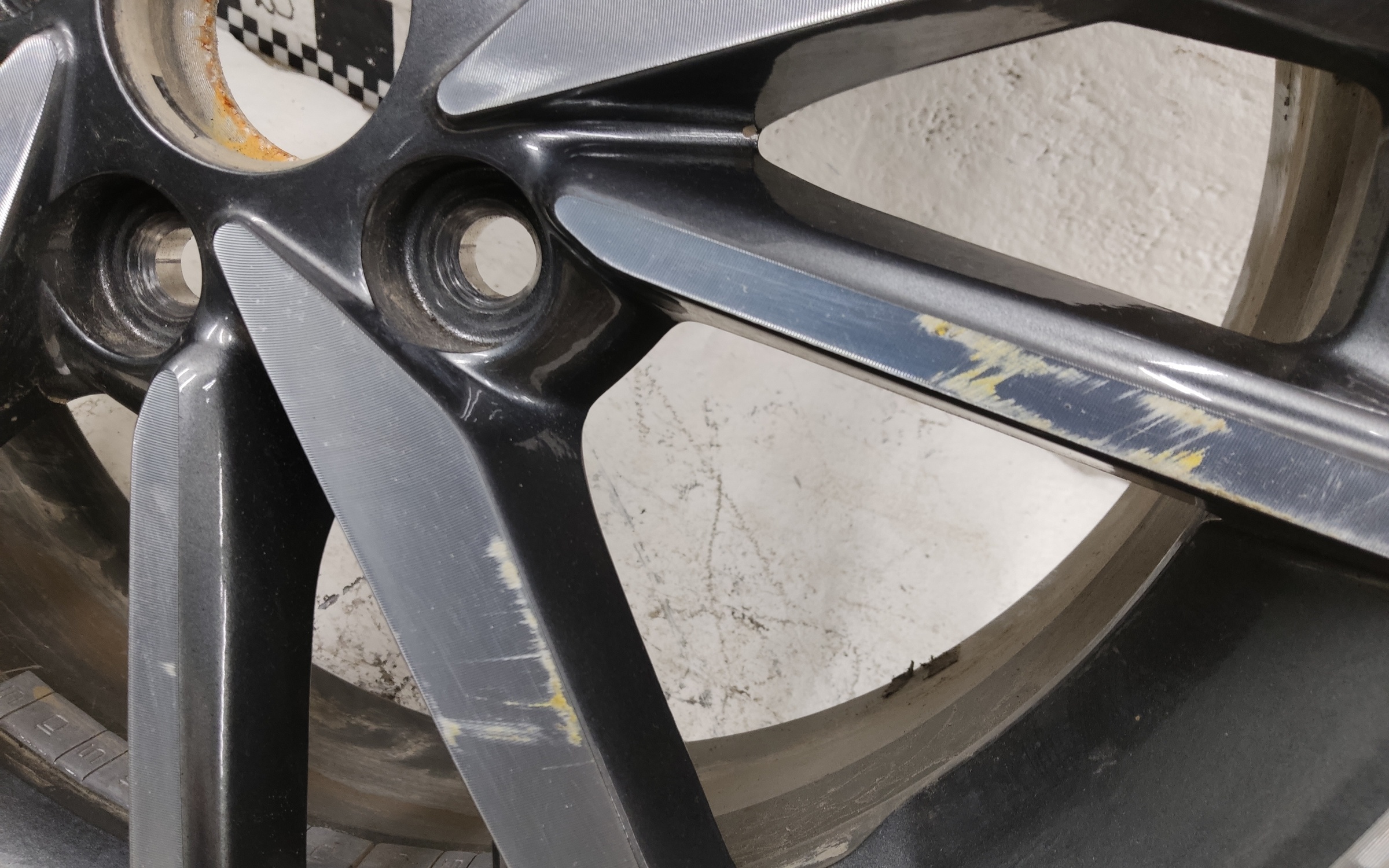 Диск колеса литой Geely Coolray R17