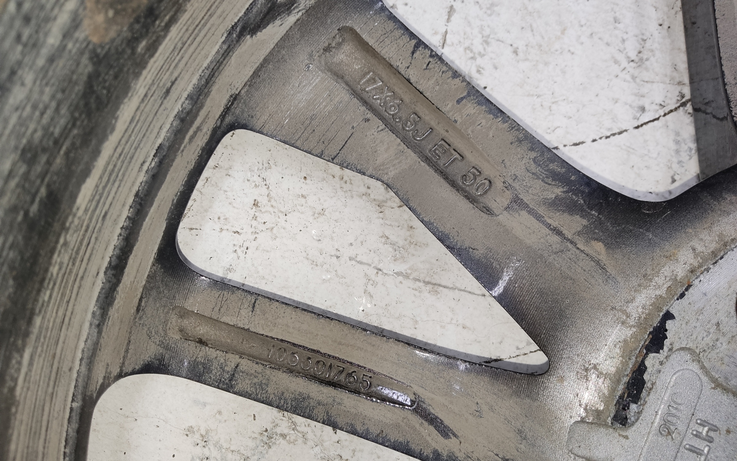 Диск колеса литой Geely Coolray R17