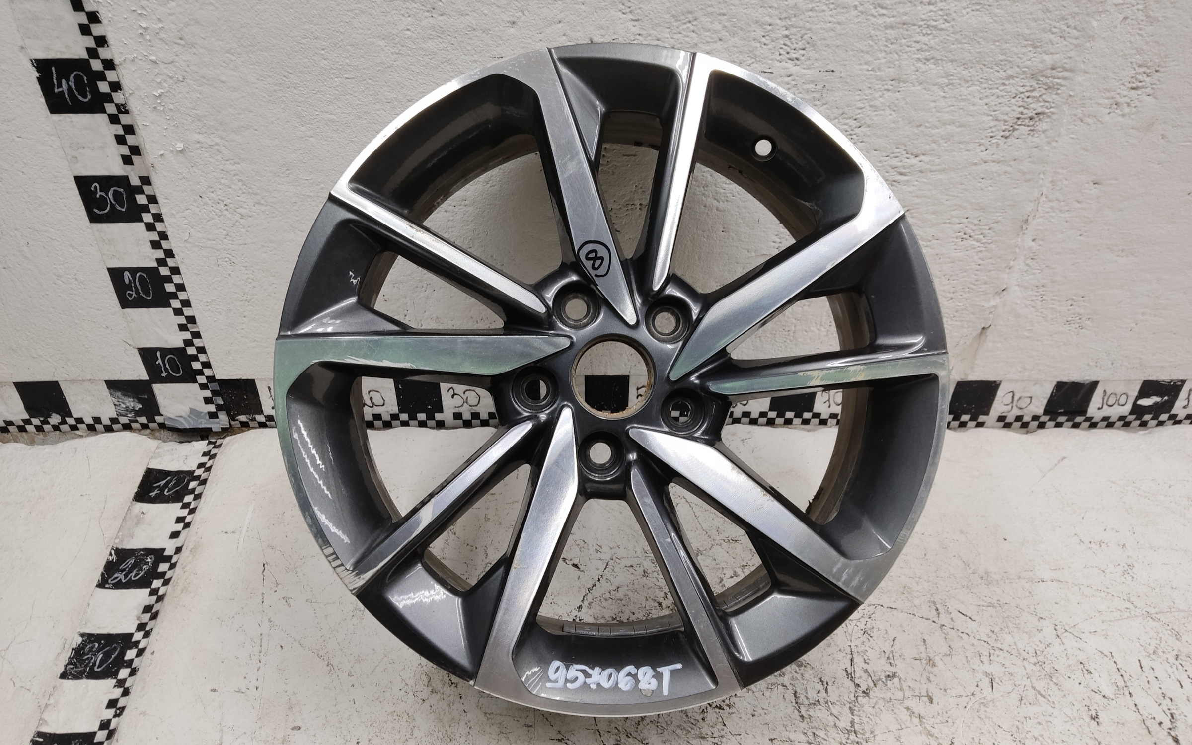 Диск колеса литой Geely Coolray R17