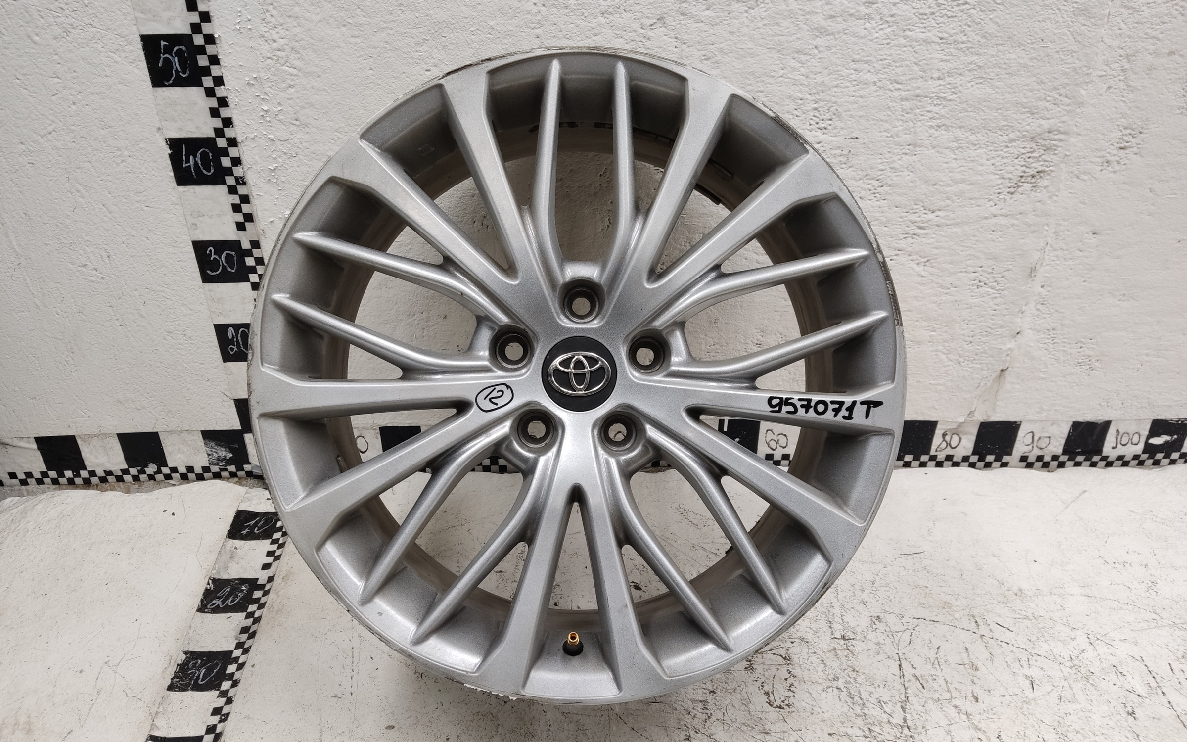 Диск колеса литой Toyota Camry V70 R18 TY279 " Replay "
