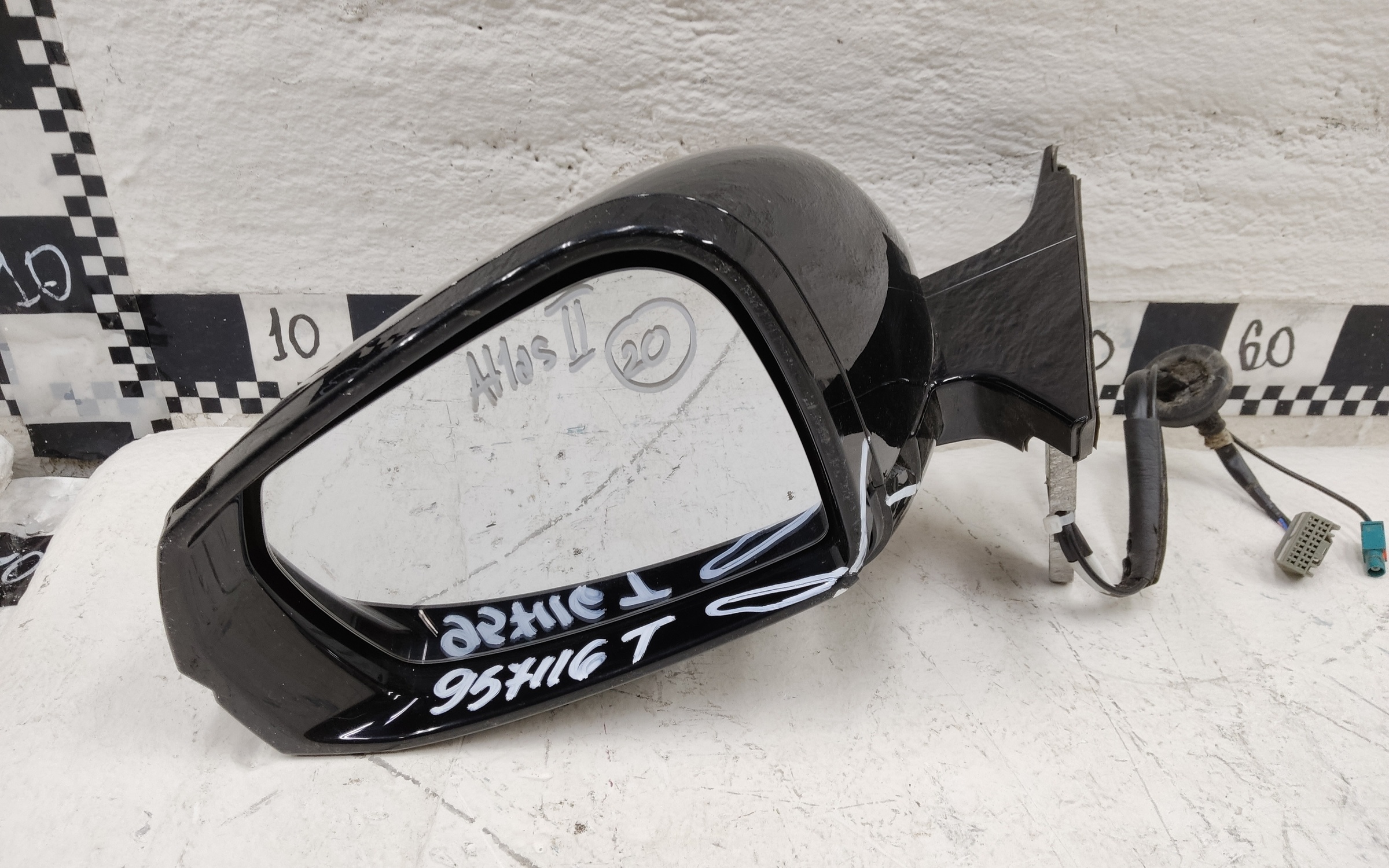 Зеркало левое Geely Atlas 2 8+1 контактов