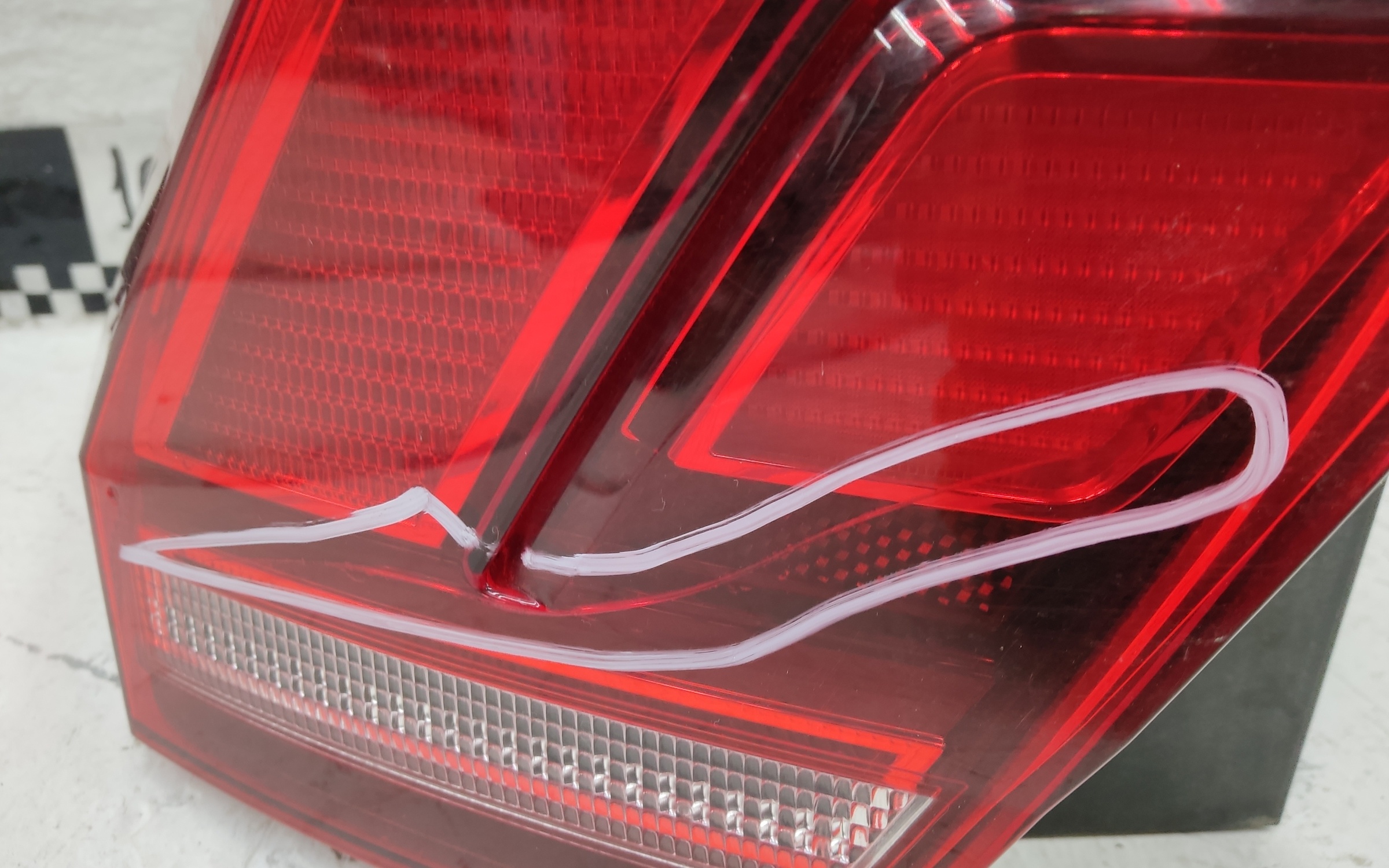 Фонарь задний левый наружный Volkswagen Tiguan 2 LED