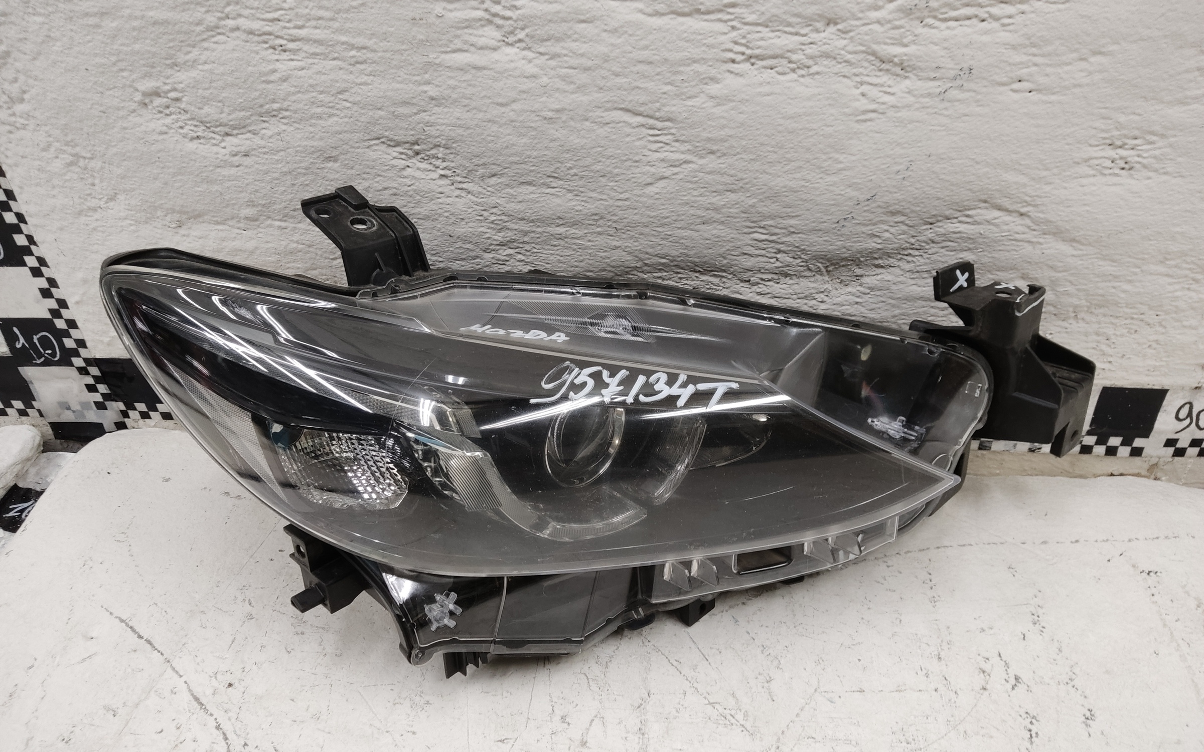 Фара передняя правая Mazda 6 GJ Restail LED