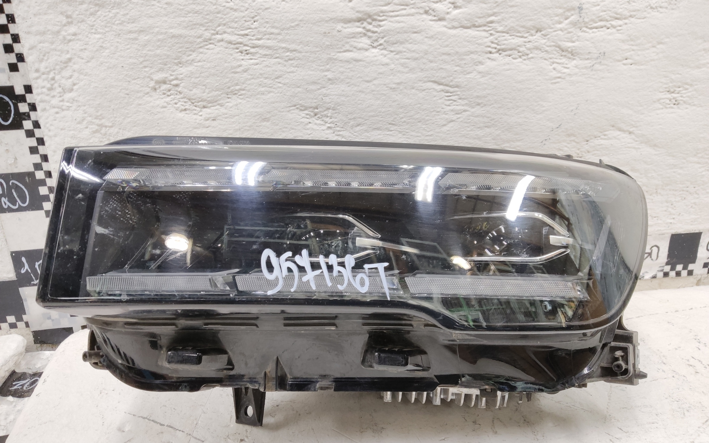 Фара передняя левая Geely Monjaro LED