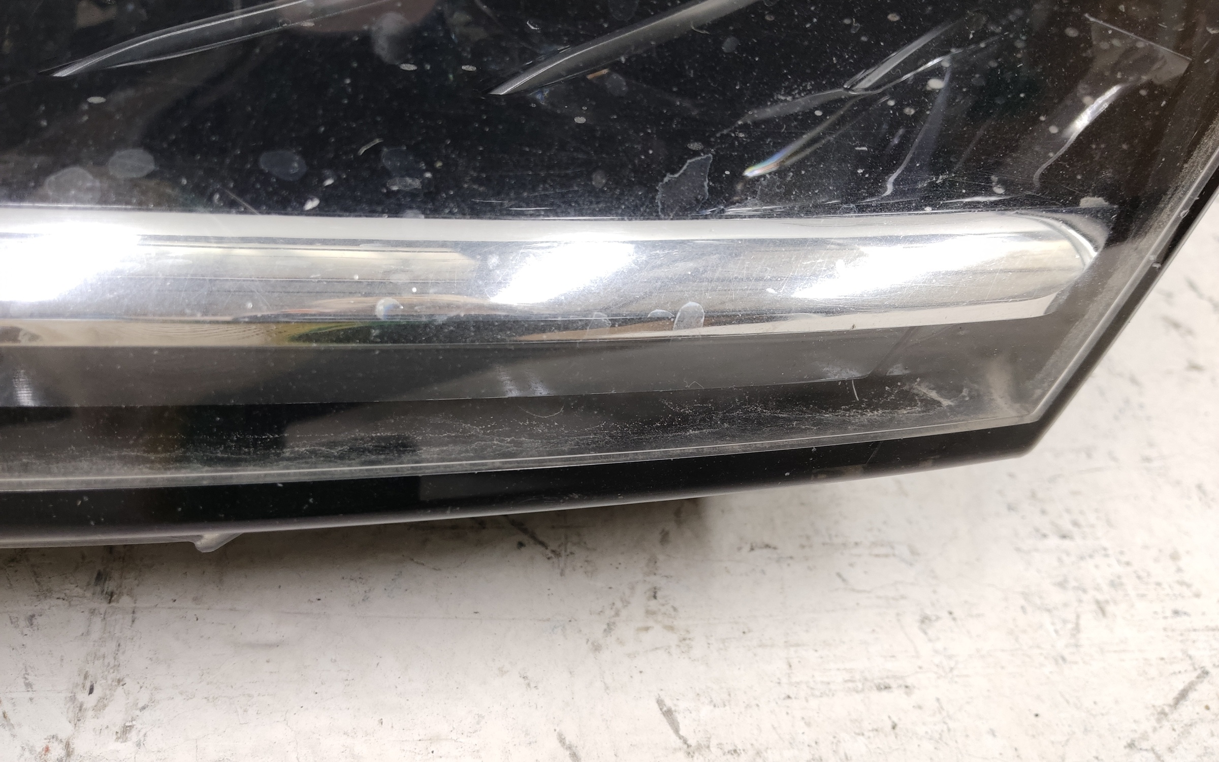 Фара передняя левая Skoda Octavia A7 Restail LED