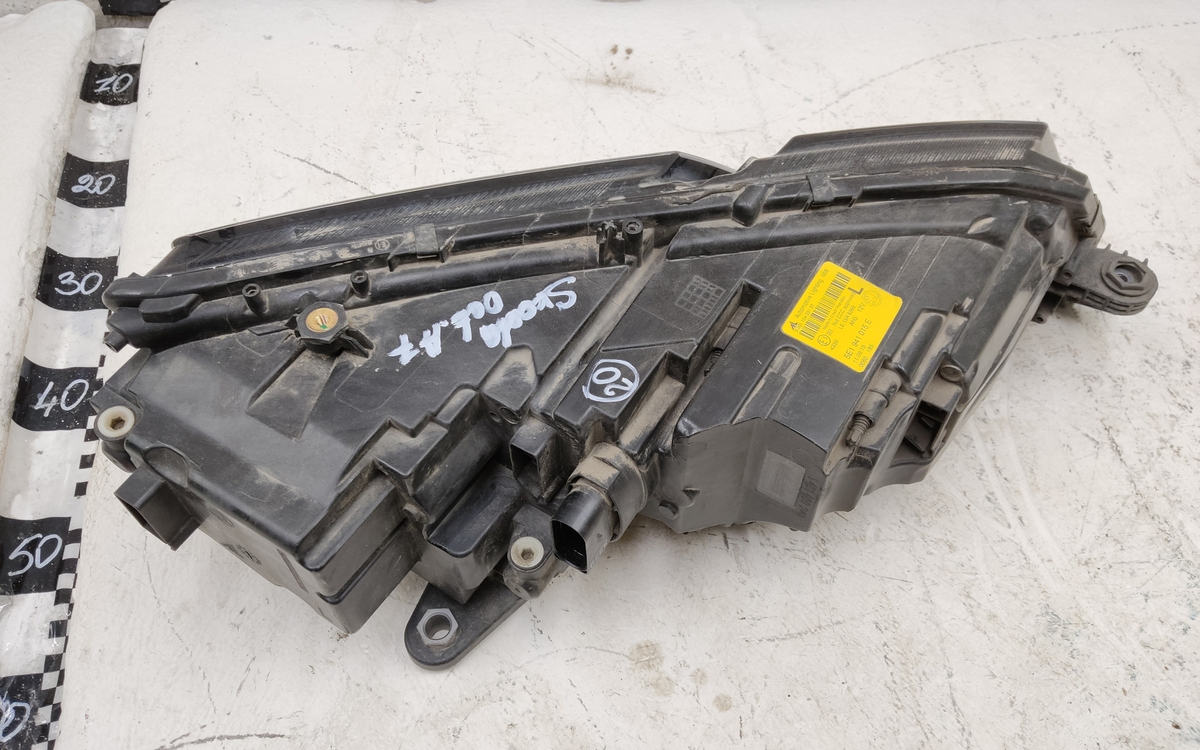 Фара передняя левая Skoda Octavia A7 Restail LED