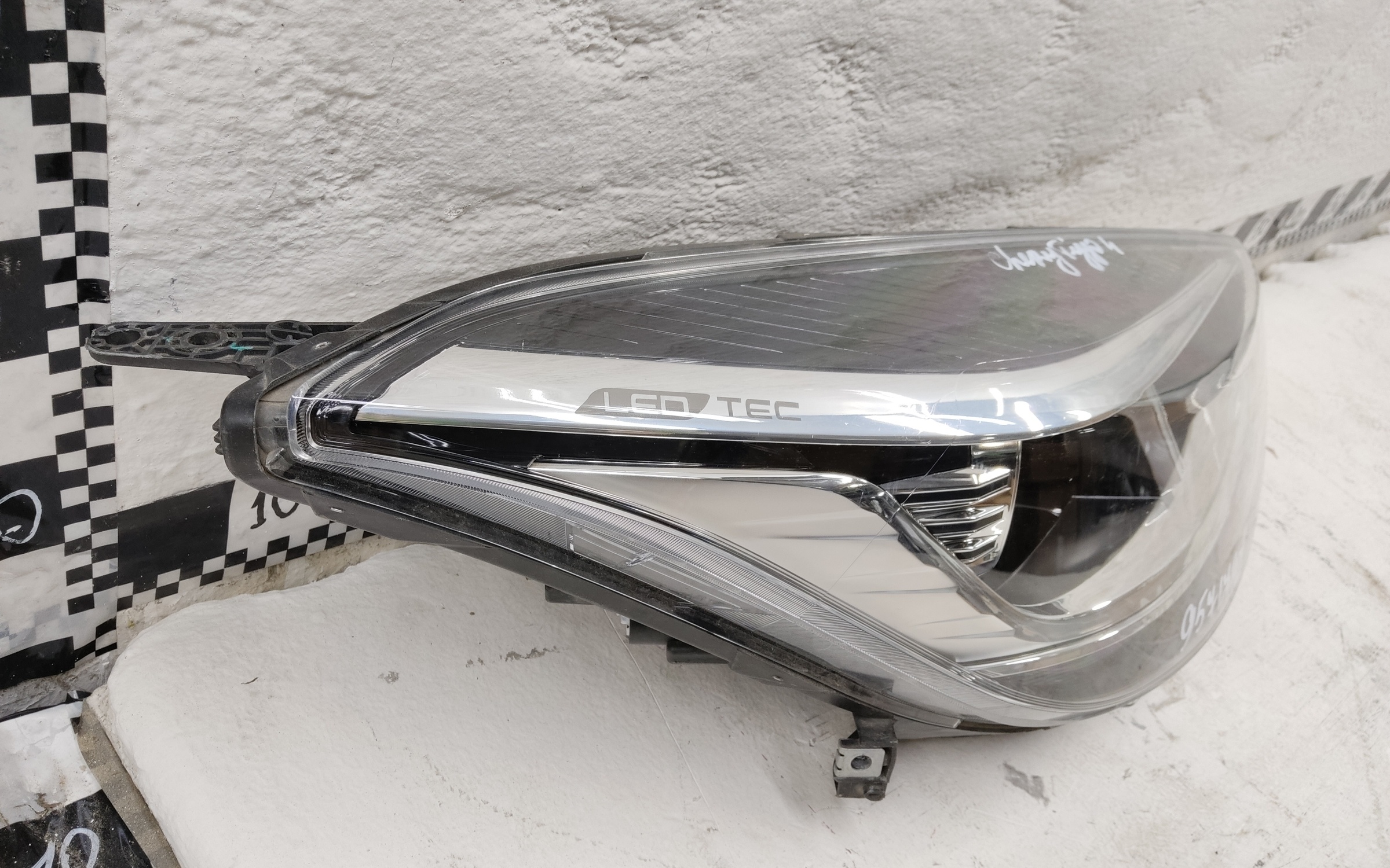 Фара передняя правая Chery Tiggo 4 Pro LED