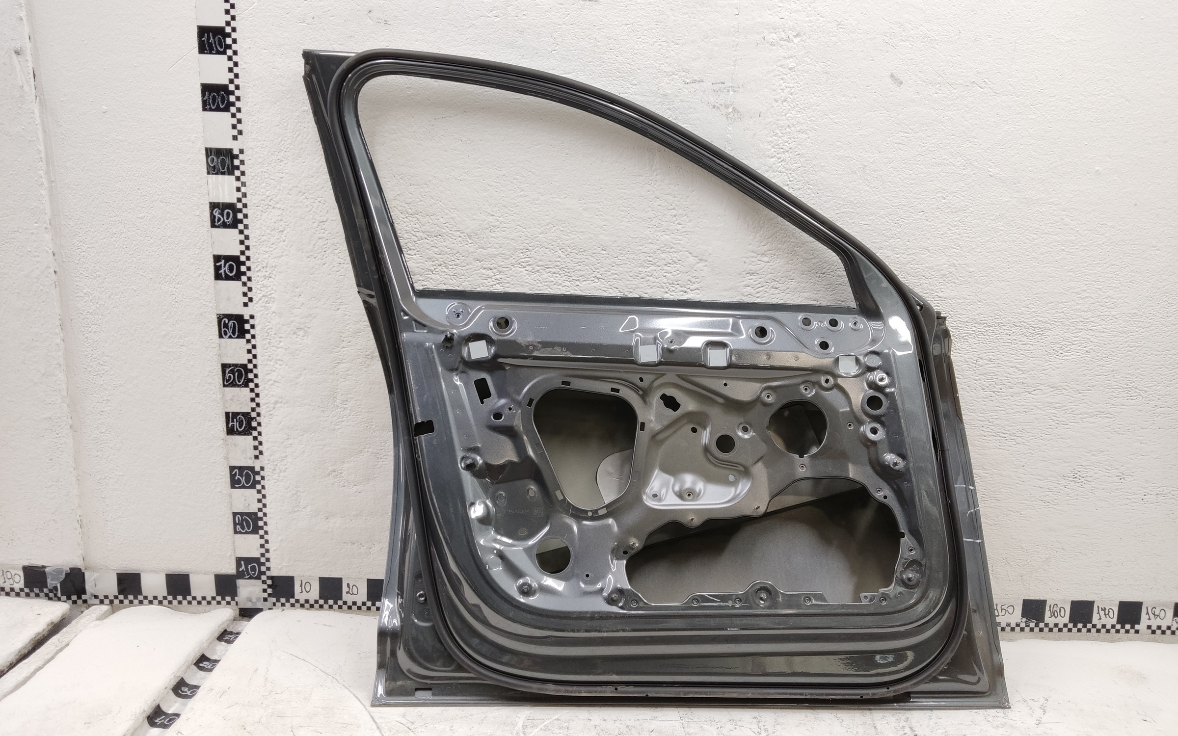 Дверь передняя левая Audi A6 C8