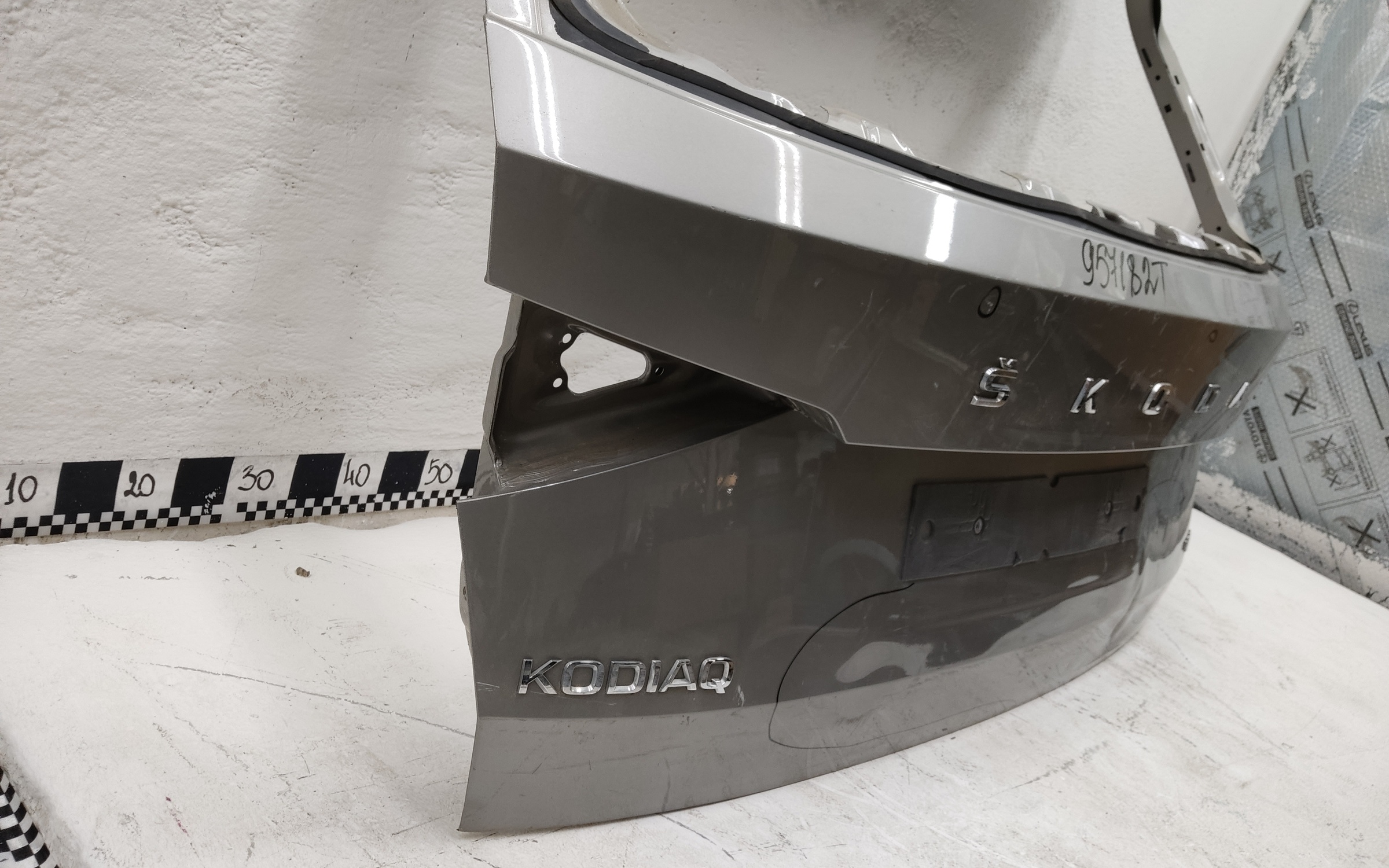 Крышка багажника Skoda Kodiaq не под эмблему