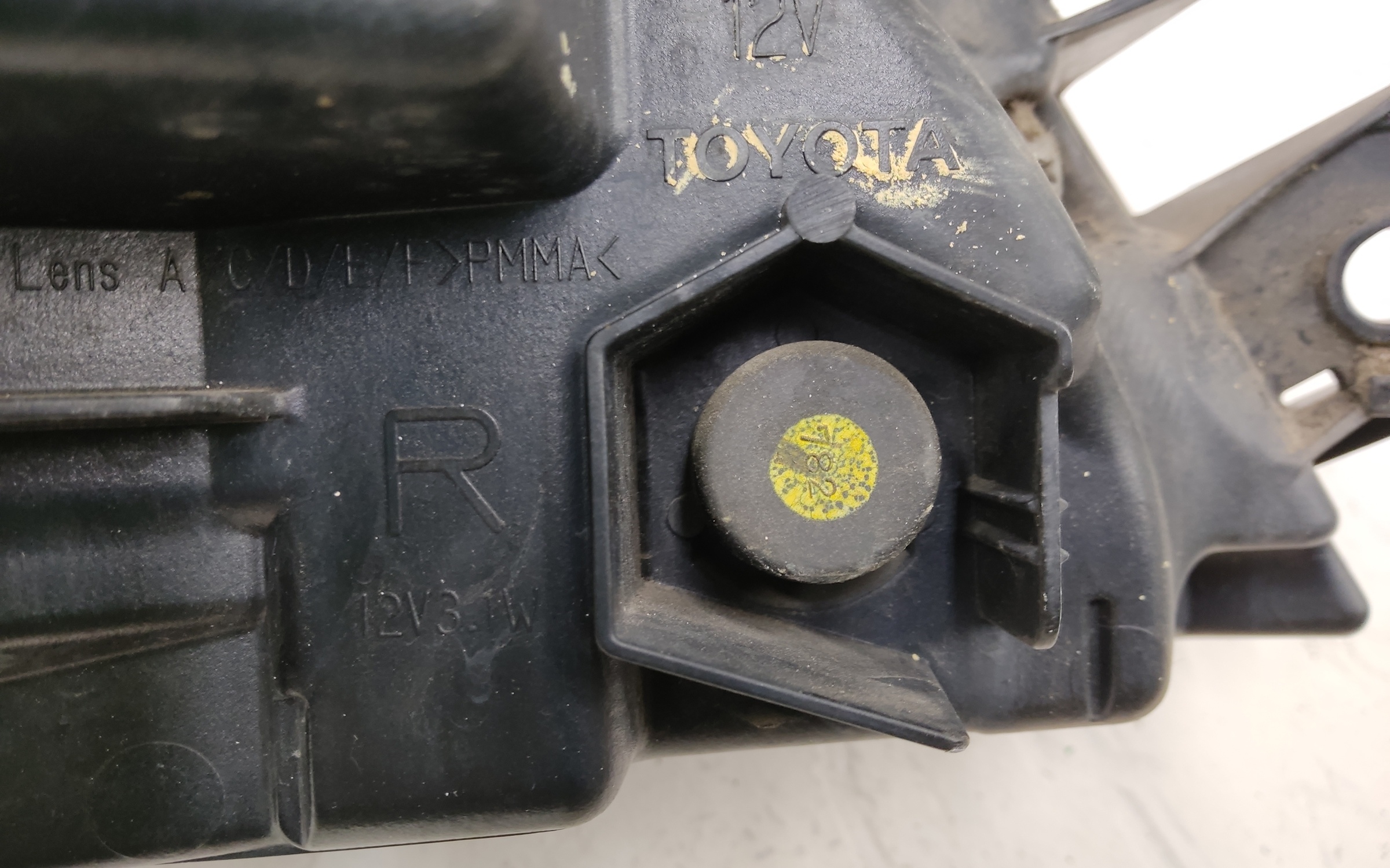 Фонарь задний правый наружный Toyota Camry V70 LED Restail чёрный