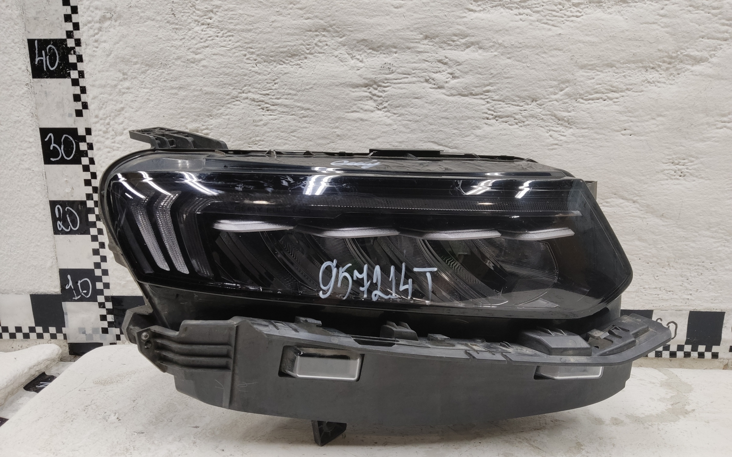 Фара передняя правая Geely Tugella Full LED