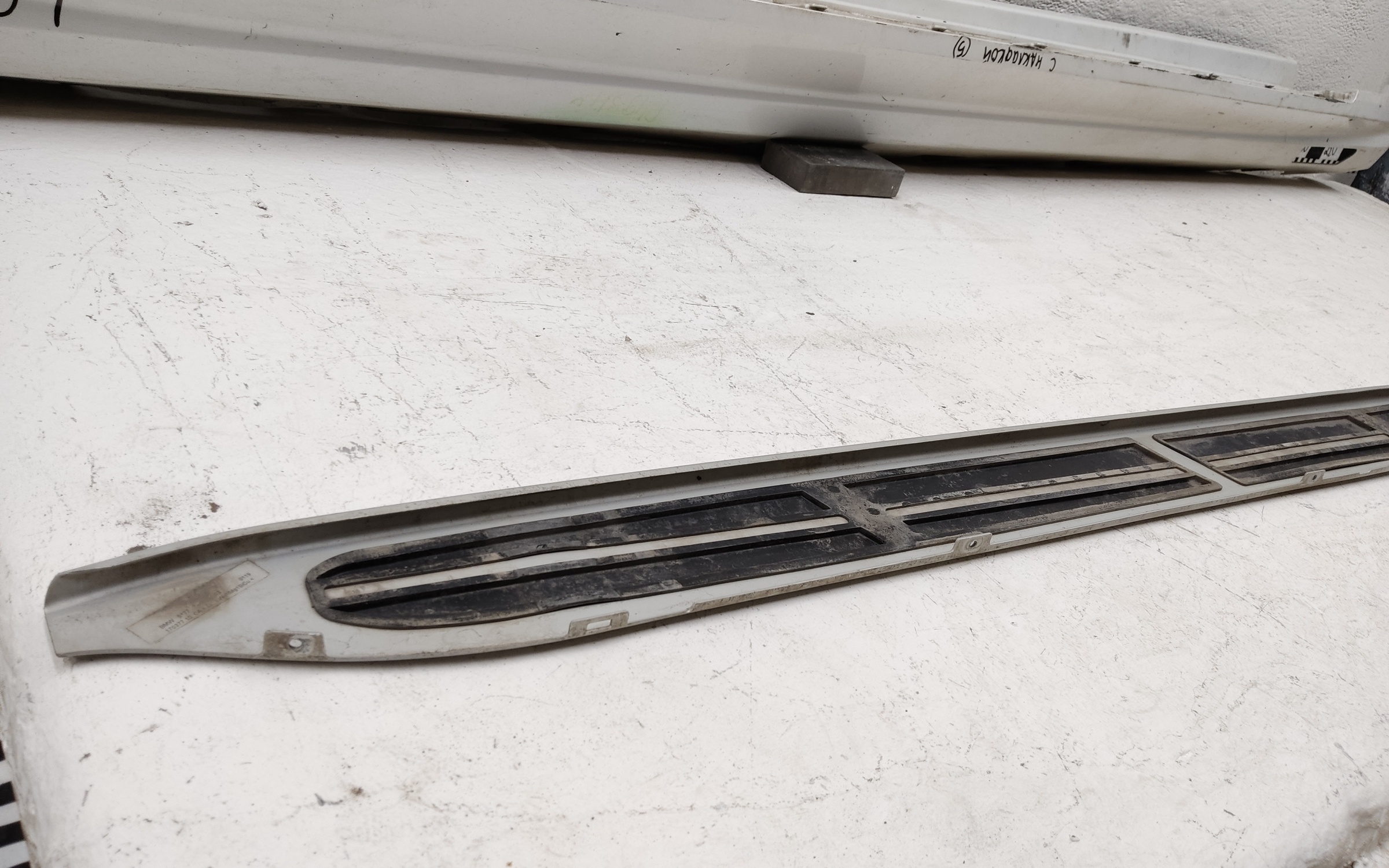 Накладка порога правого BMW X7 G07