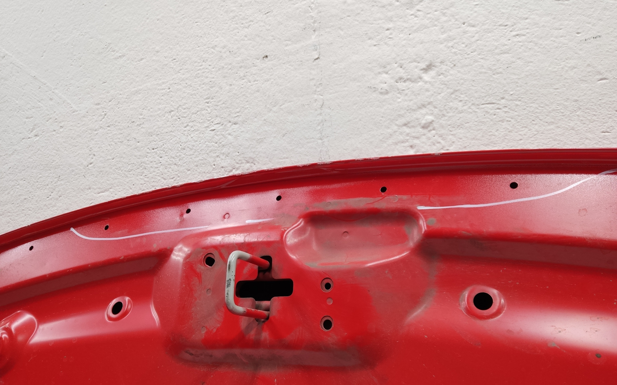 Капот Geely Coolray
