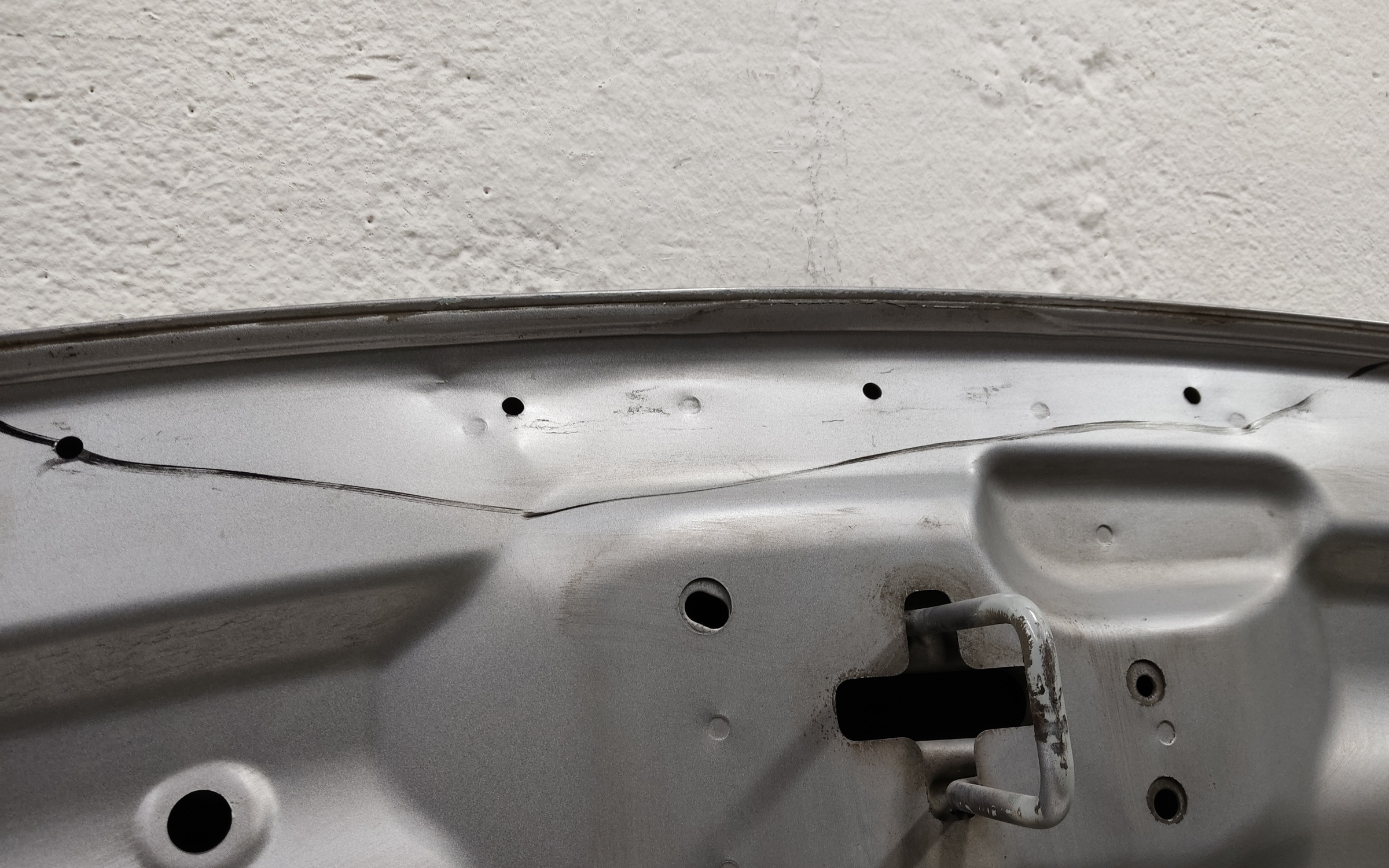Капот Geely Coolray