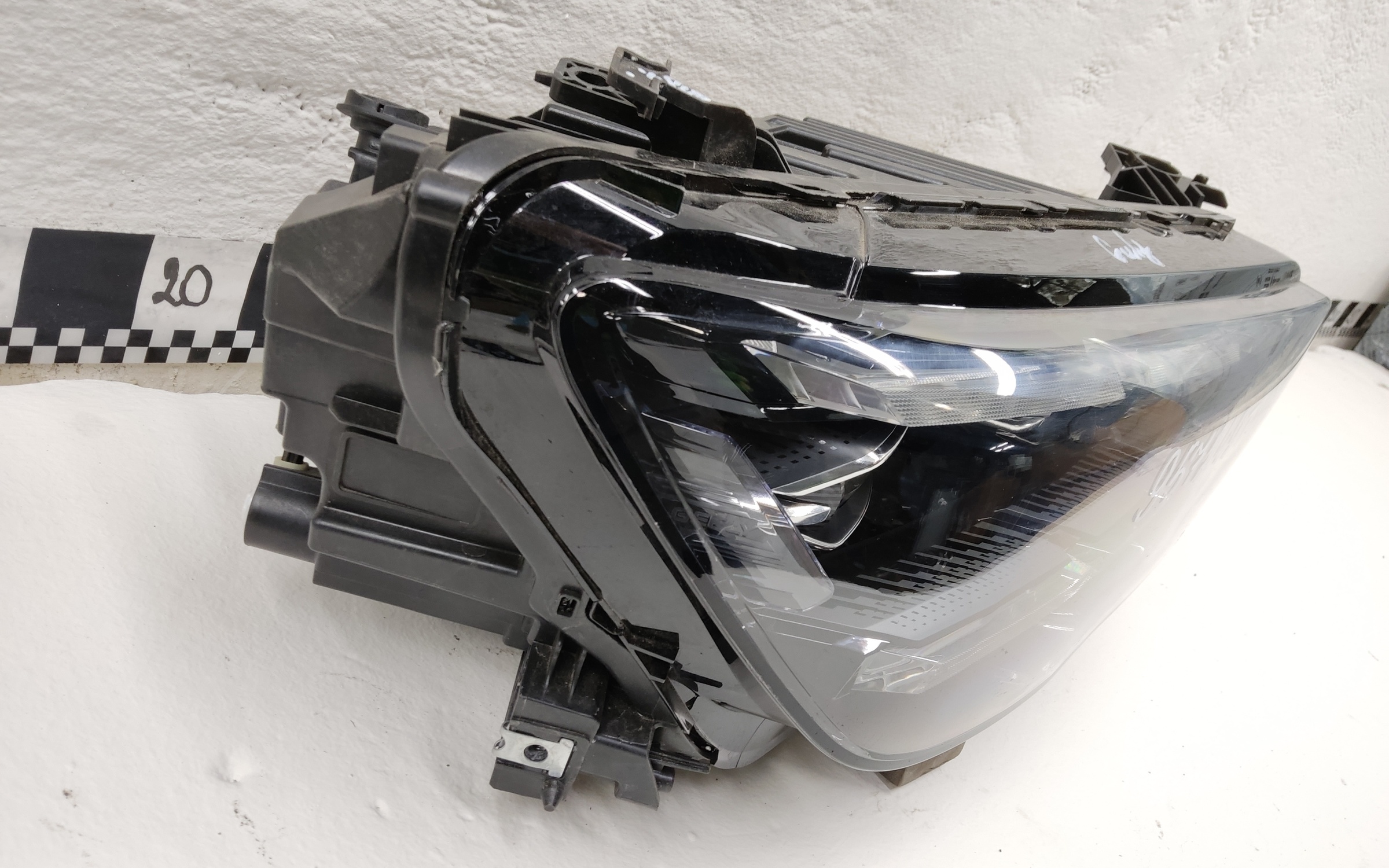 Фара передняя правая Geely Monjaro LED