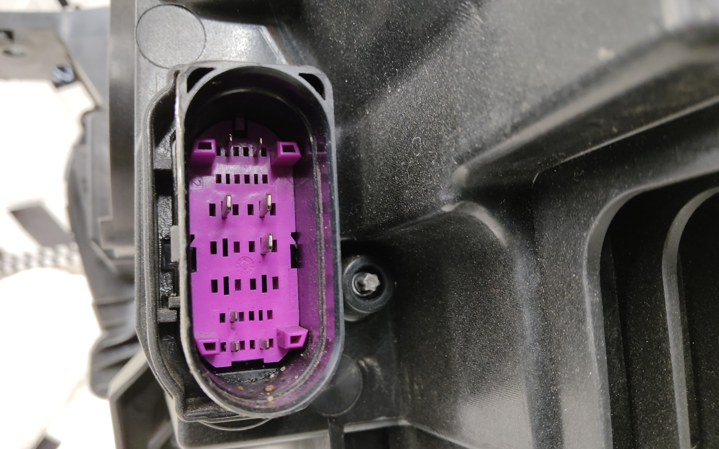 Фара передняя правая Geely Monjaro LED
