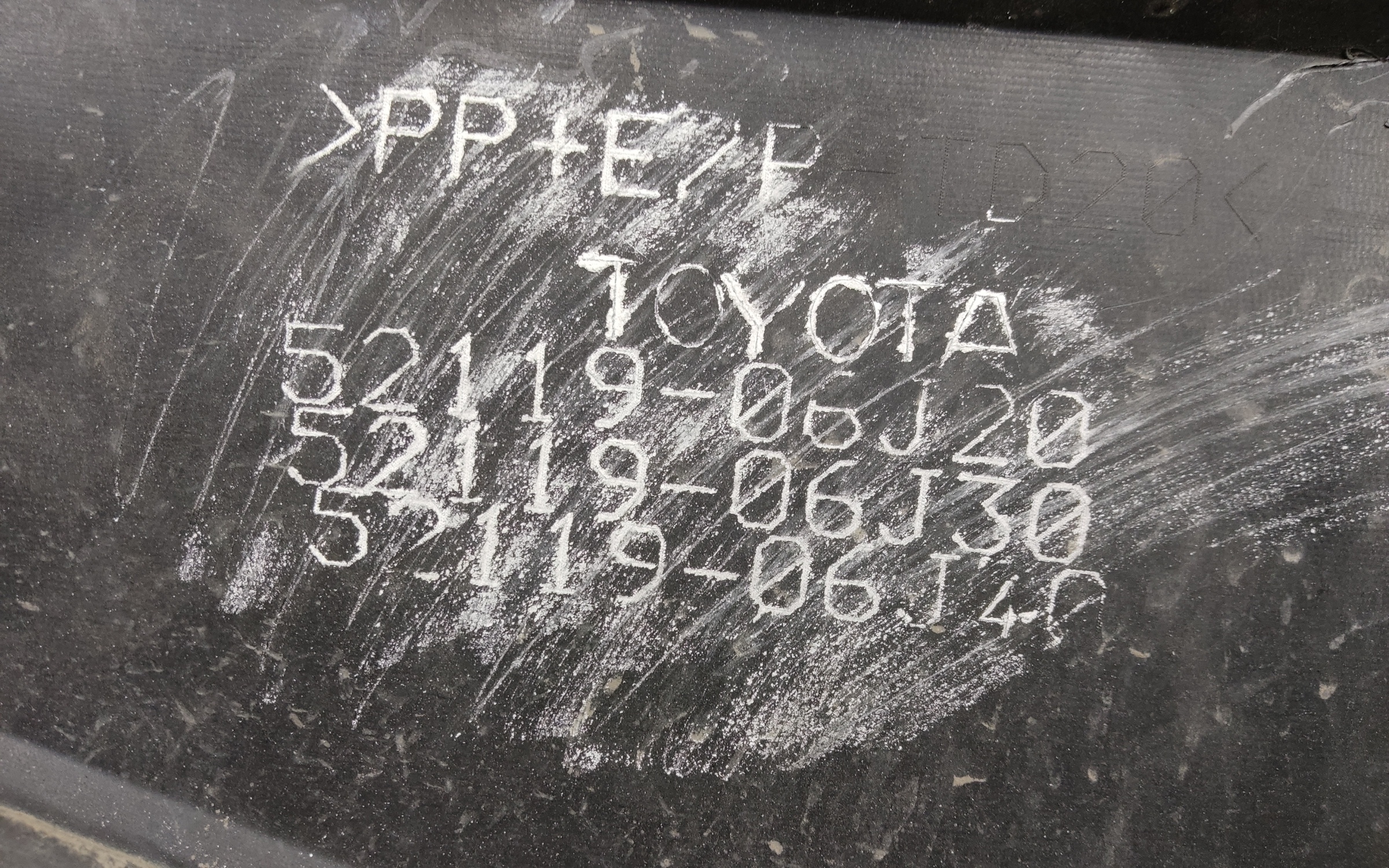 Бампер передний Toyota Camry V70 Restail