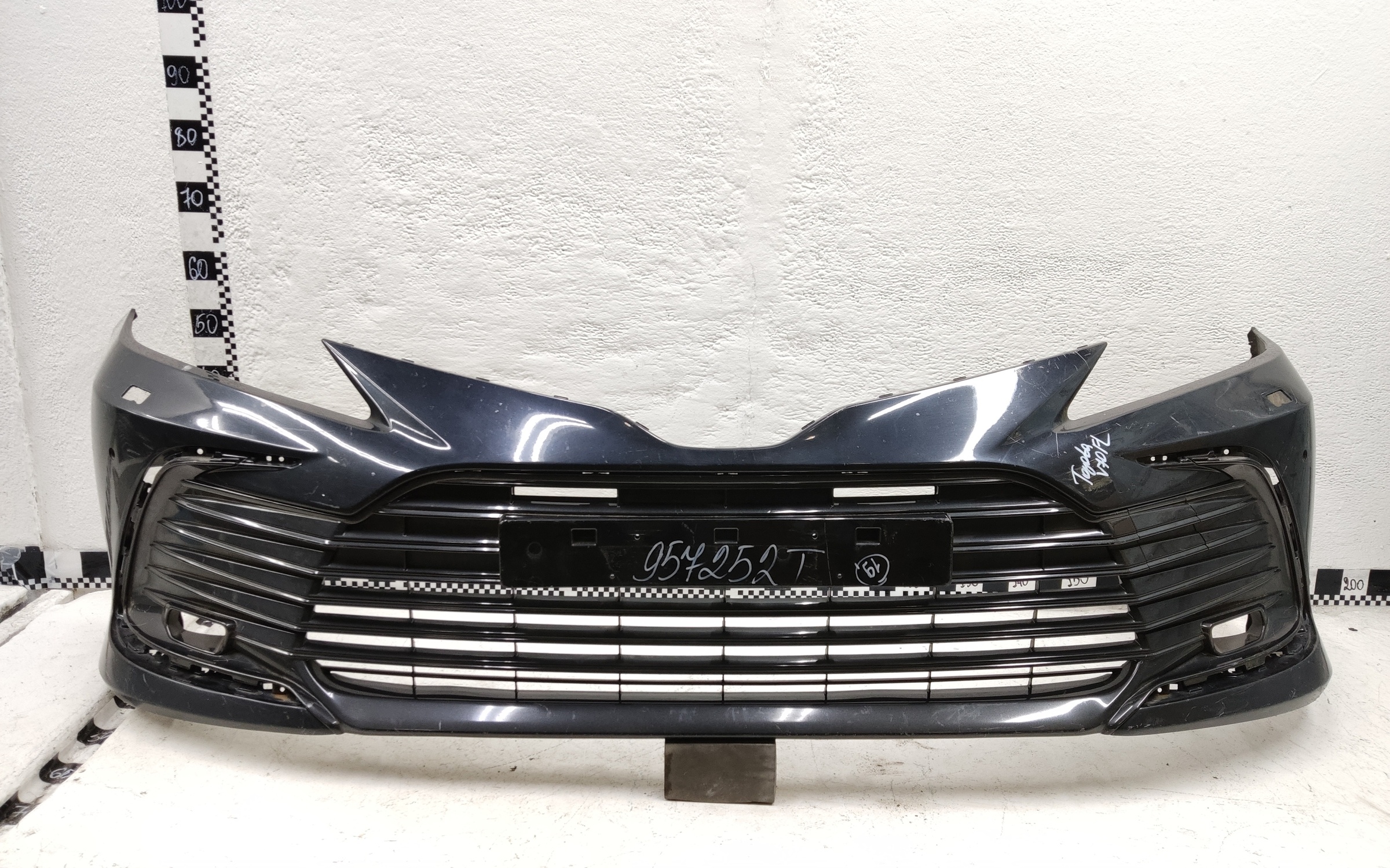 Бампер передний Toyota Camry V70 Restail